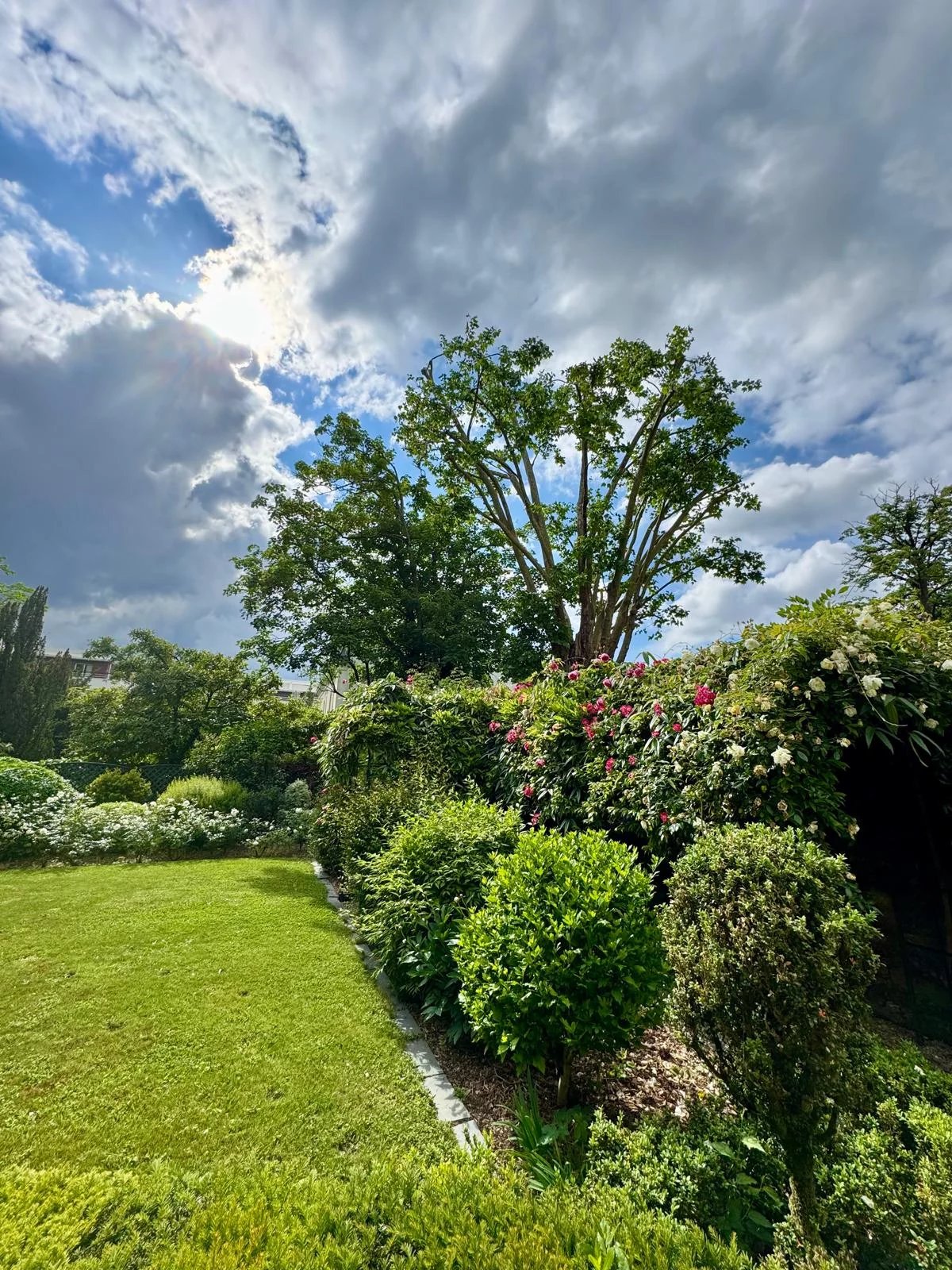 Nantes, Pays de la Loire, 44000, FR, 7 Bedrooms Bedrooms, ,7 BathroomsBathrooms,Residential,For Sale,2002267