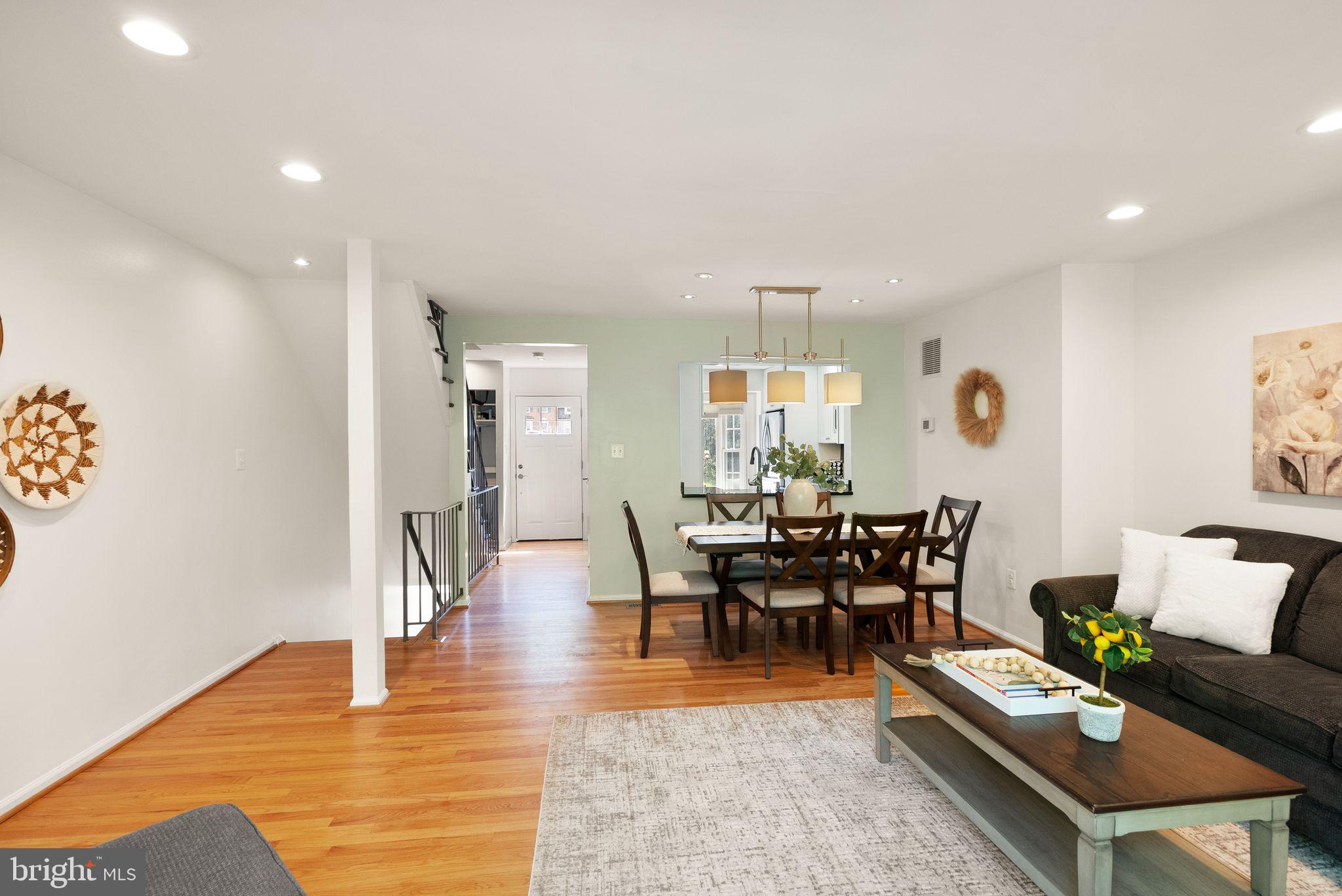 Springfield, Virginia, 22153, United States, 3 Bedrooms Bedrooms, ,3 BathroomsBathrooms,Residential,For Sale,1944963