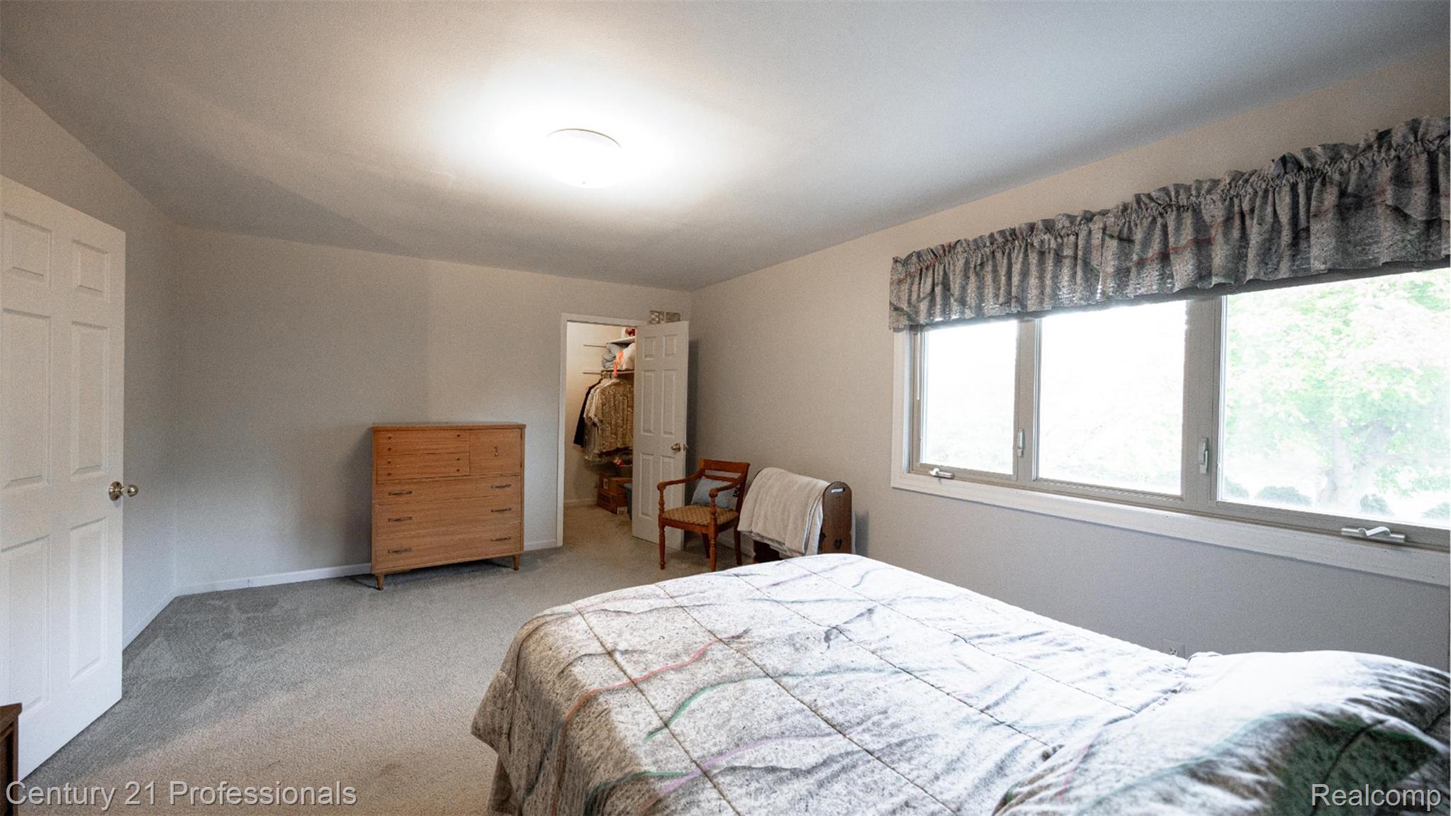 RochesterHills, Michigan, 48309, United States, 4 Bedrooms Bedrooms, ,4 BathroomsBathrooms,Residential,For Sale,1980404