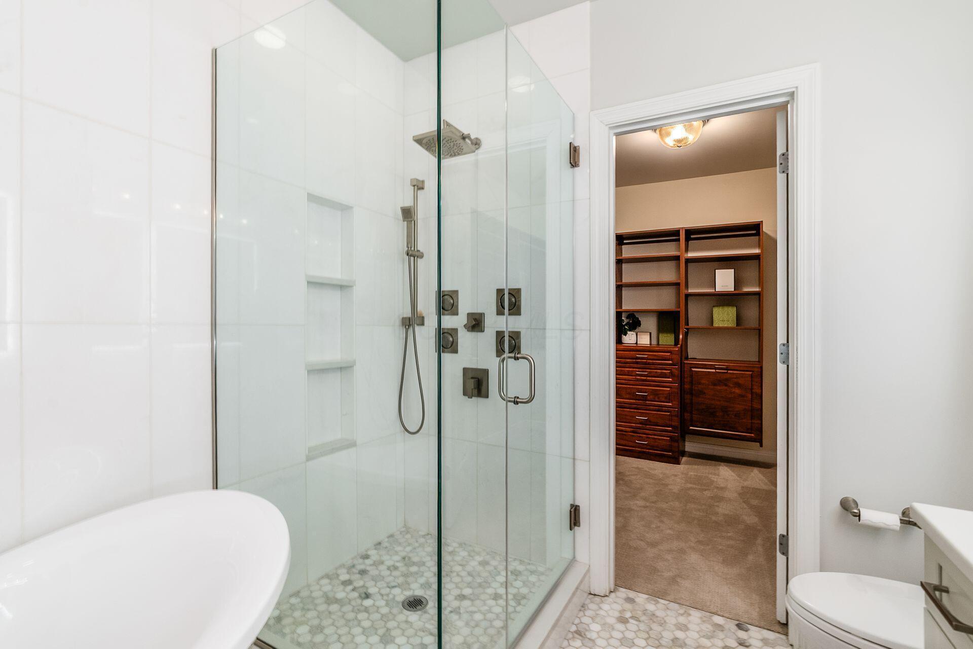 Columbus, Ohio, 43215, United States, 2 Bedrooms Bedrooms, ,3 BathroomsBathrooms,Residential,For Sale,1903521