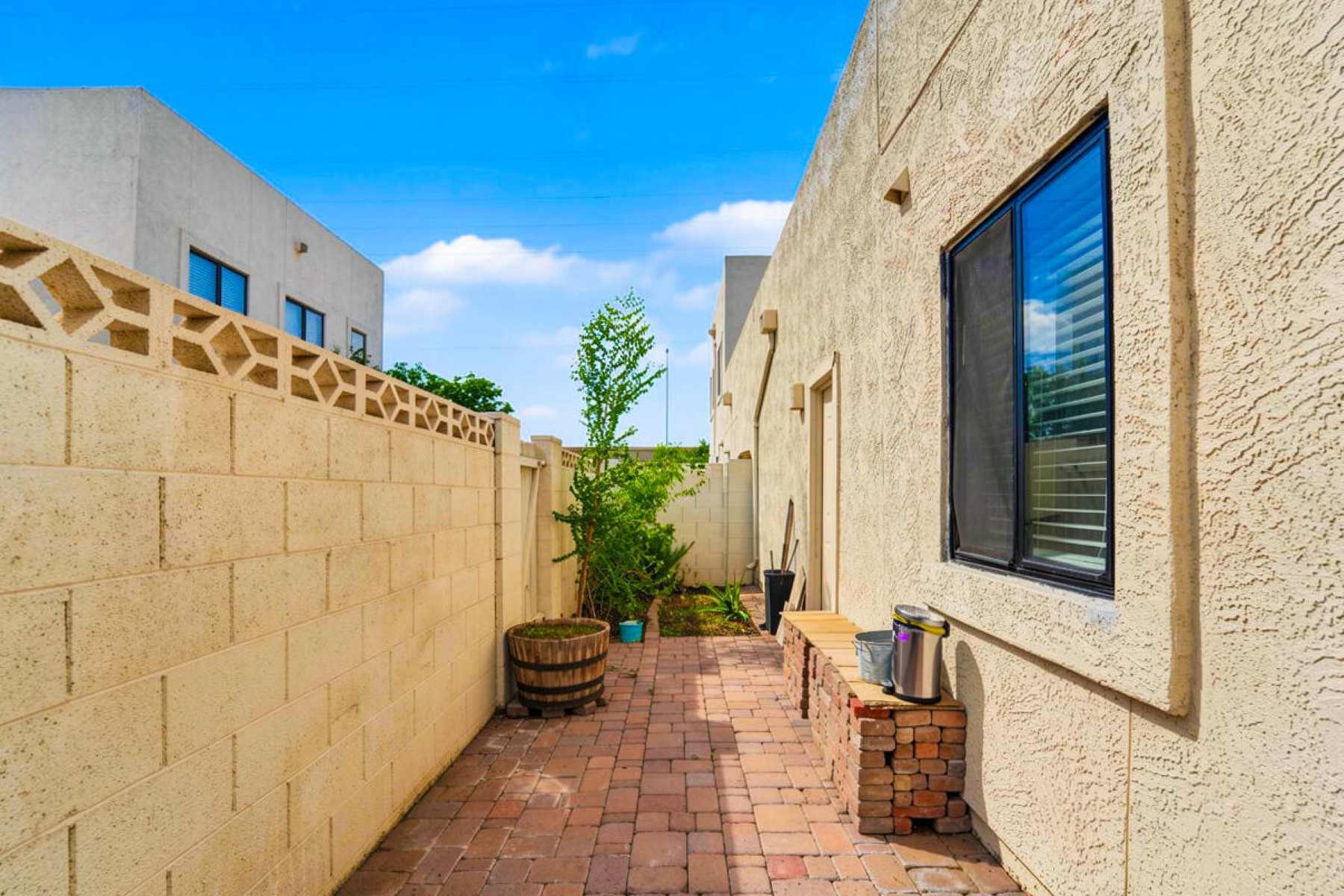  2573 W Monte Cristo Avenue  Phoenix, AZ - 物件實景