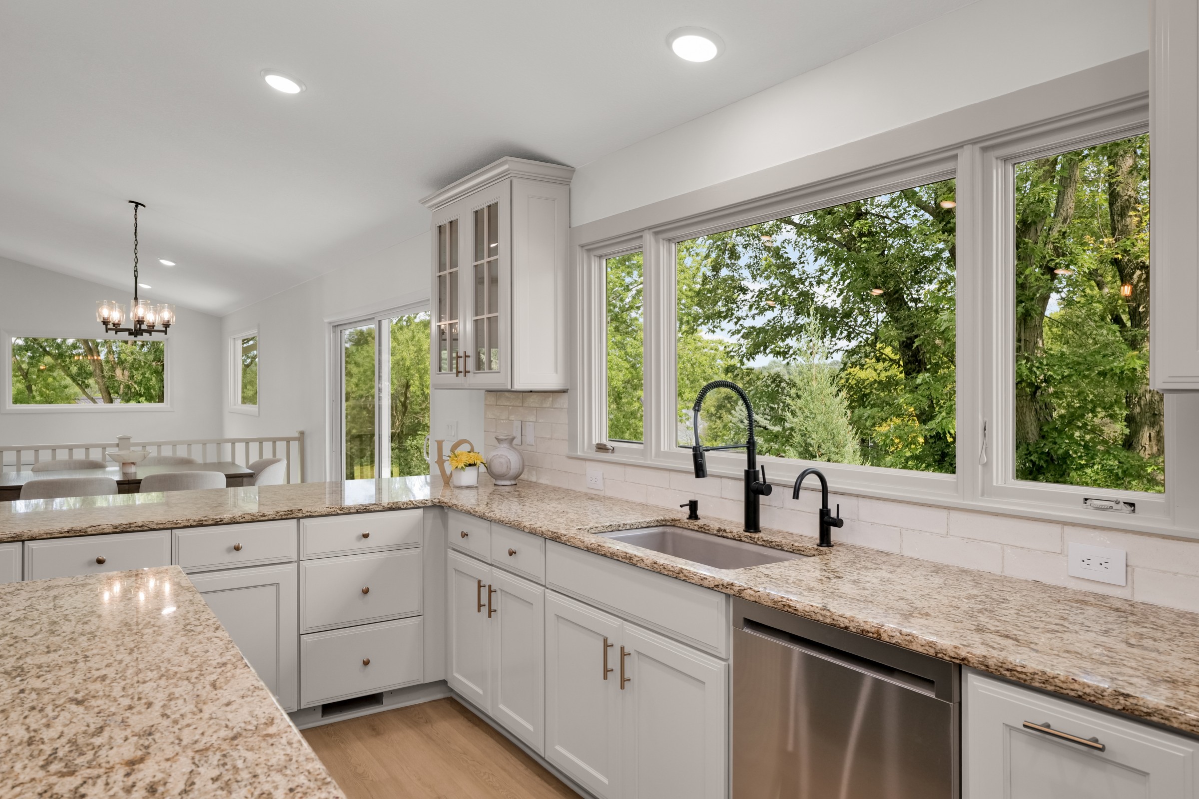  Renovated Beauty in Prime Bloomington - 物件實景