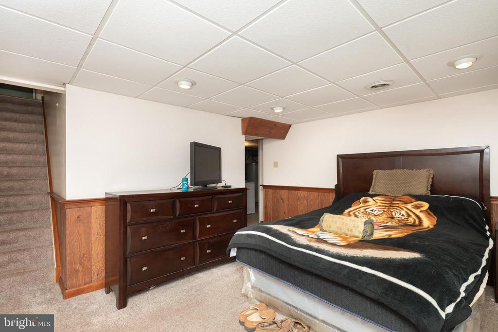 Reading, Pennsylvania, 19607, United States, 4 Bedrooms Bedrooms, ,4 BathroomsBathrooms,Residential,For Sale,1951295