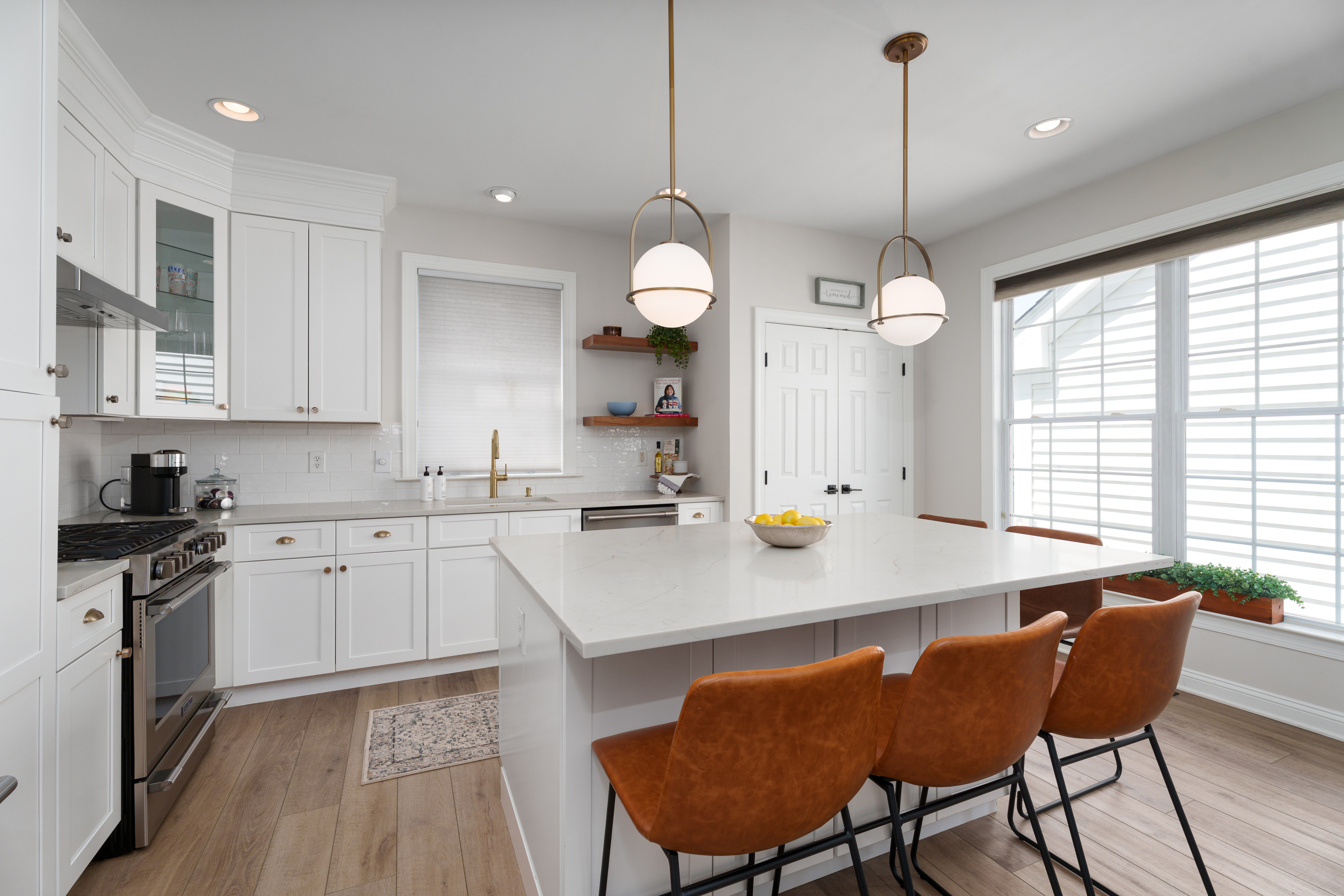  Turn-Key Town Center Home on a Picture-Perfect Lot - 物件實景