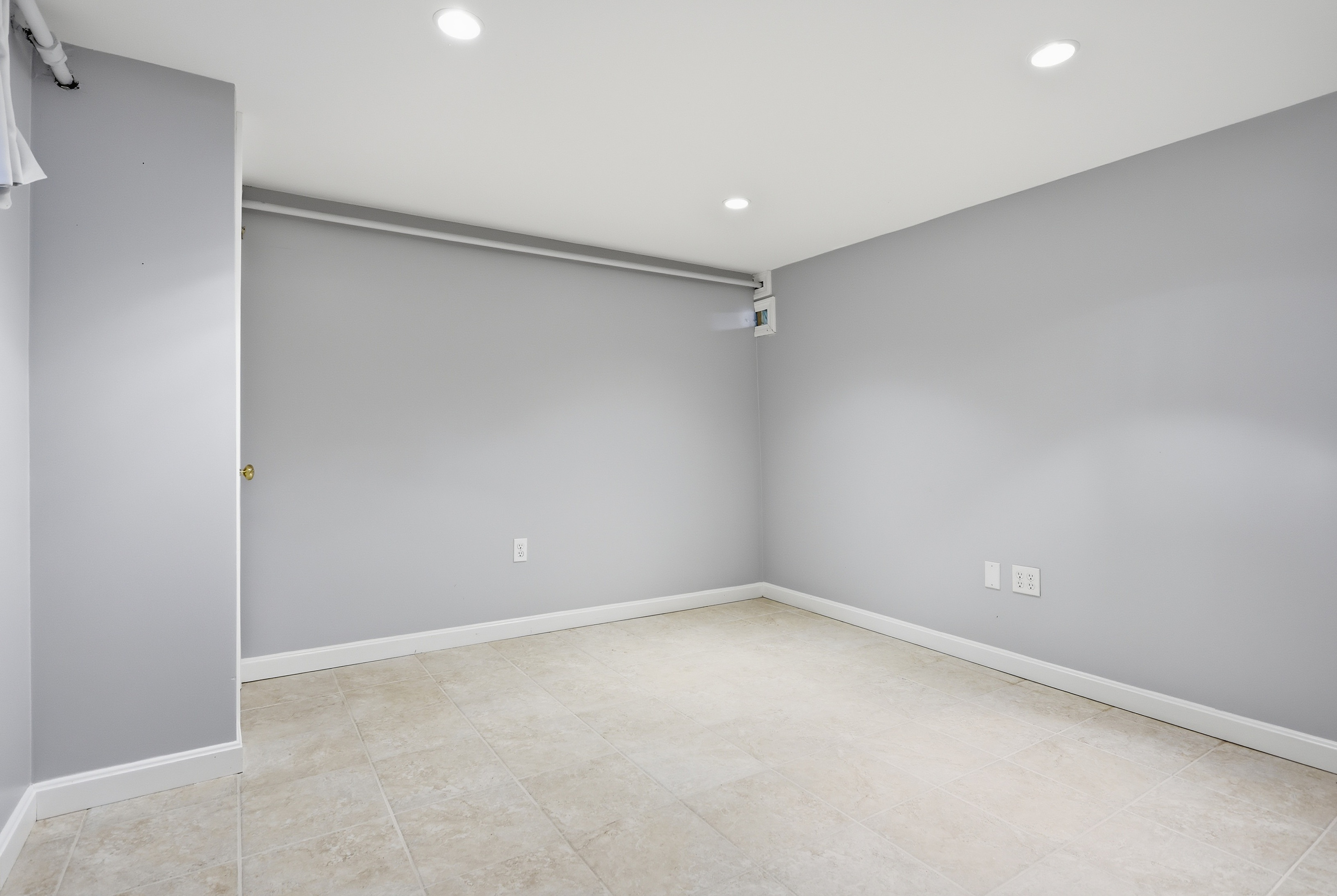  21 Curve Street, Bedford, MA 01730 - 物件實景