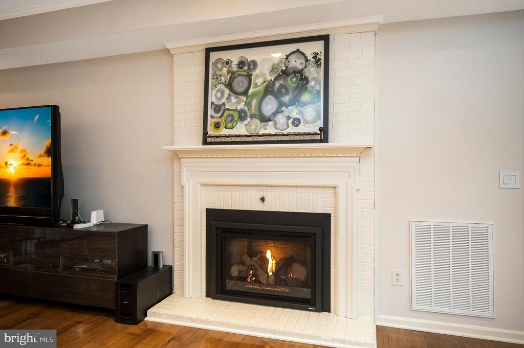 Fredericksburg, Virginia, 22405, United States, 5 Bedrooms Bedrooms, ,5 BathroomsBathrooms,Residential,For Sale,1825163