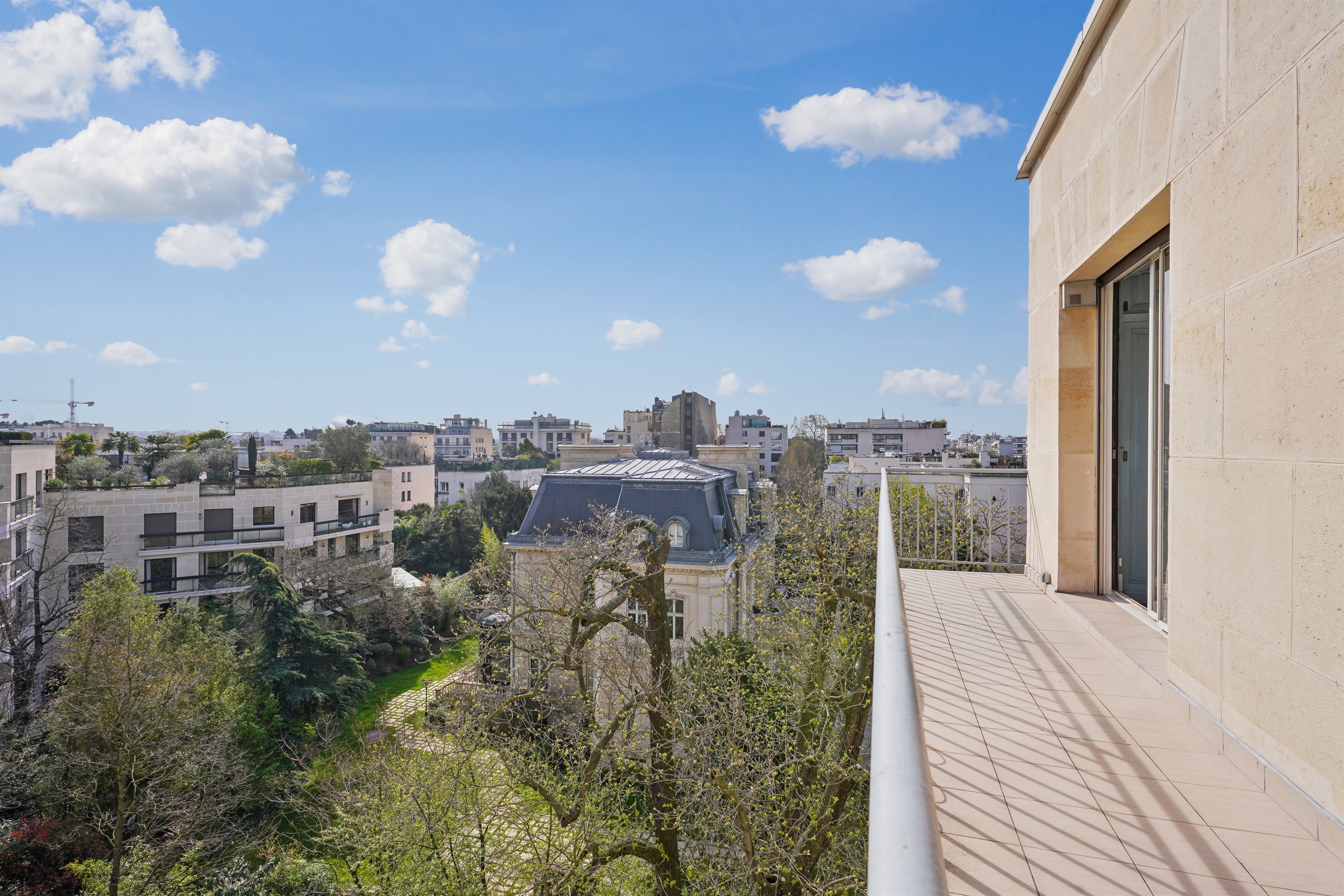  Exclusive – Apartment with Terrace – Neuilly-sur-Seine – Near the Bois - 物件實景
