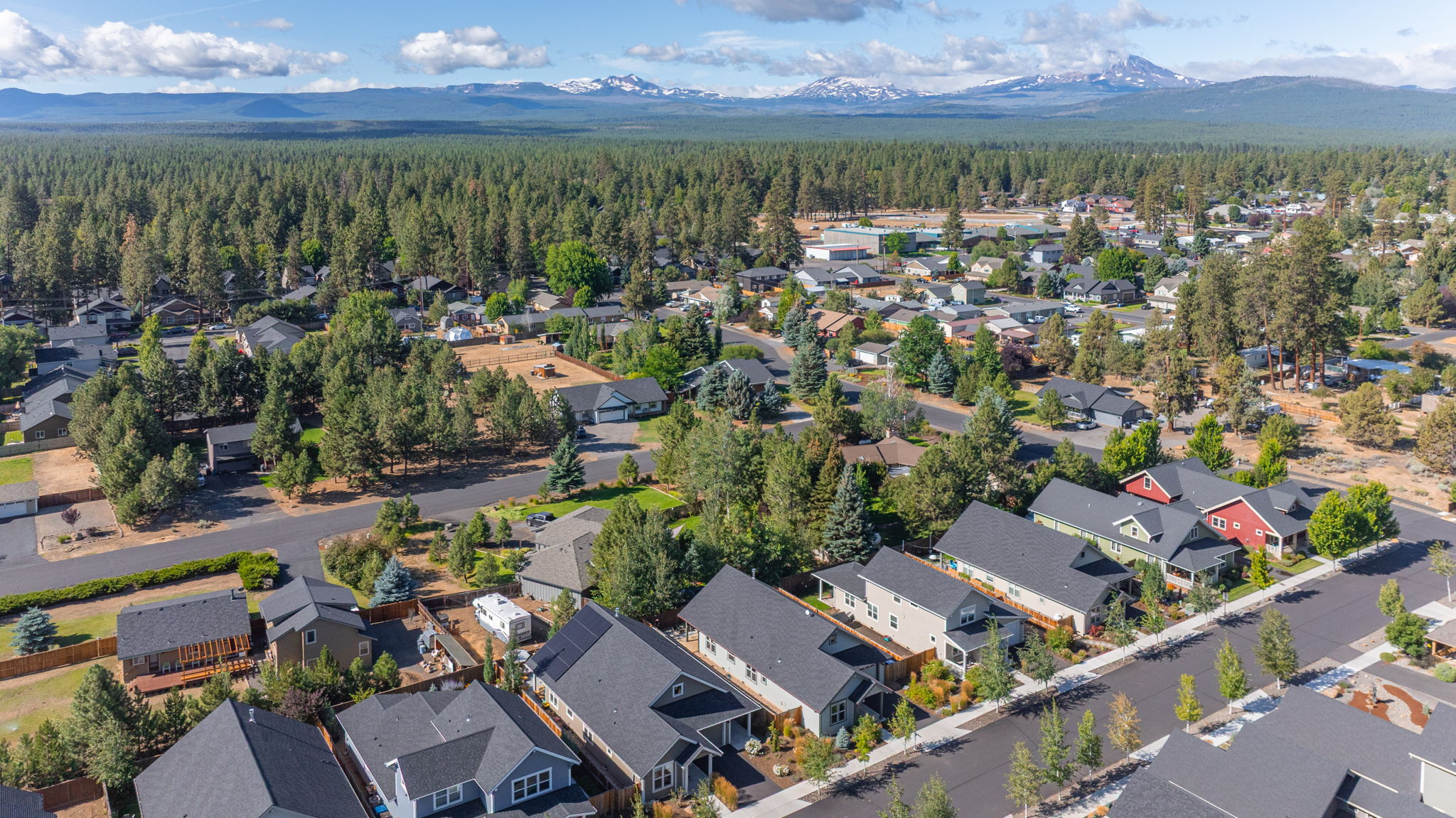 Sisters, Oregon, 97759, United States, 3 Bedrooms Bedrooms, ,2 BathroomsBathrooms,Residential,For Sale,1910956