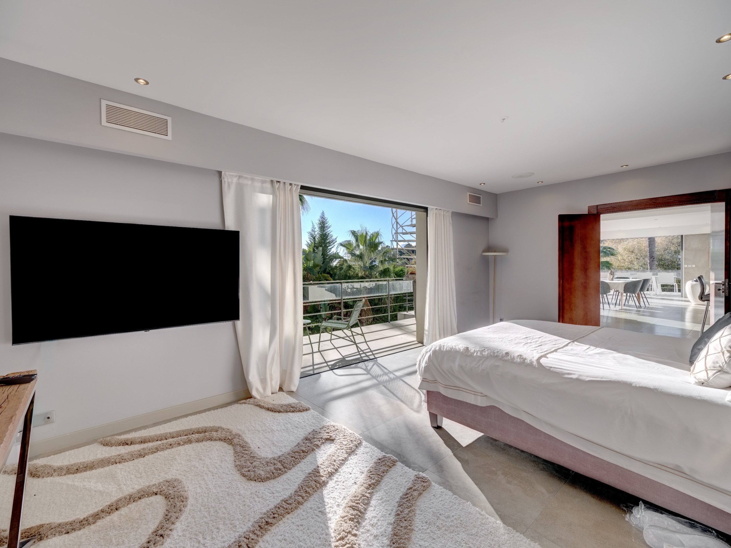  Contemporary villa for sale in Super Cannes 265 m² with pool and partial sea vi… - 物件實景