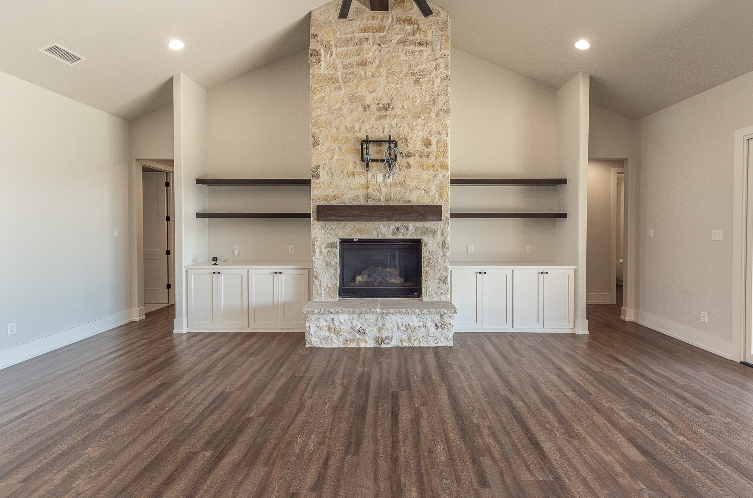 Lubbock, Texas, 79424, United States, 4 Bedrooms Bedrooms, ,5 BathroomsBathrooms,Residential,For Sale,1901517