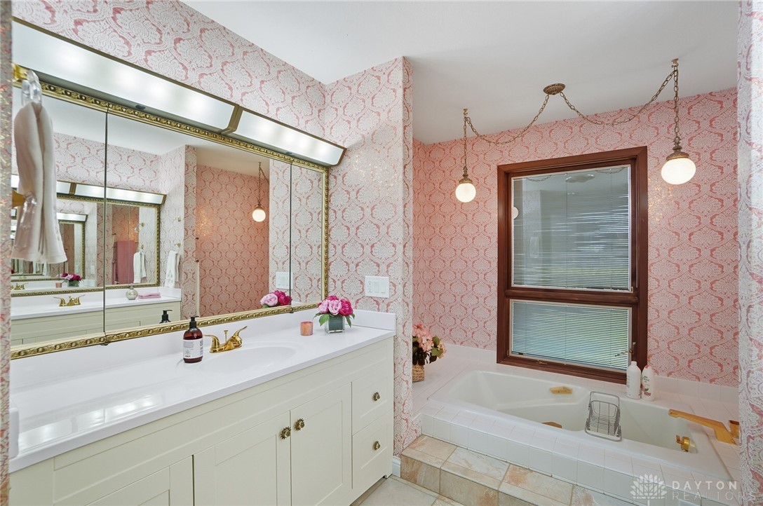 Brookville, Ohio, 45309, United States, 3 Bedrooms Bedrooms, ,4 BathroomsBathrooms,Residential,For Sale,1995742