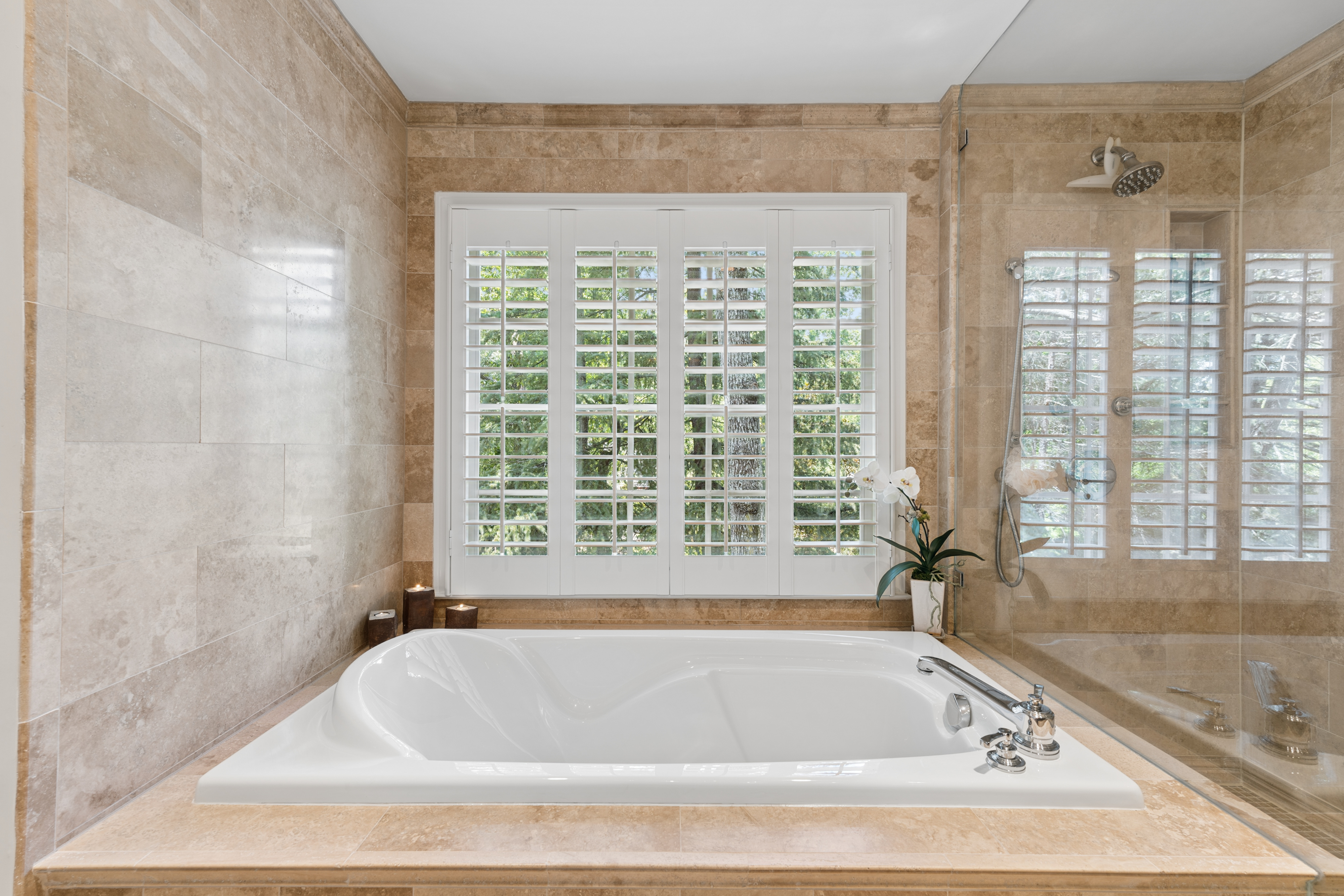  Carefully Curated End Unit Townhome in the Heart of Brookhaven - 物件實景