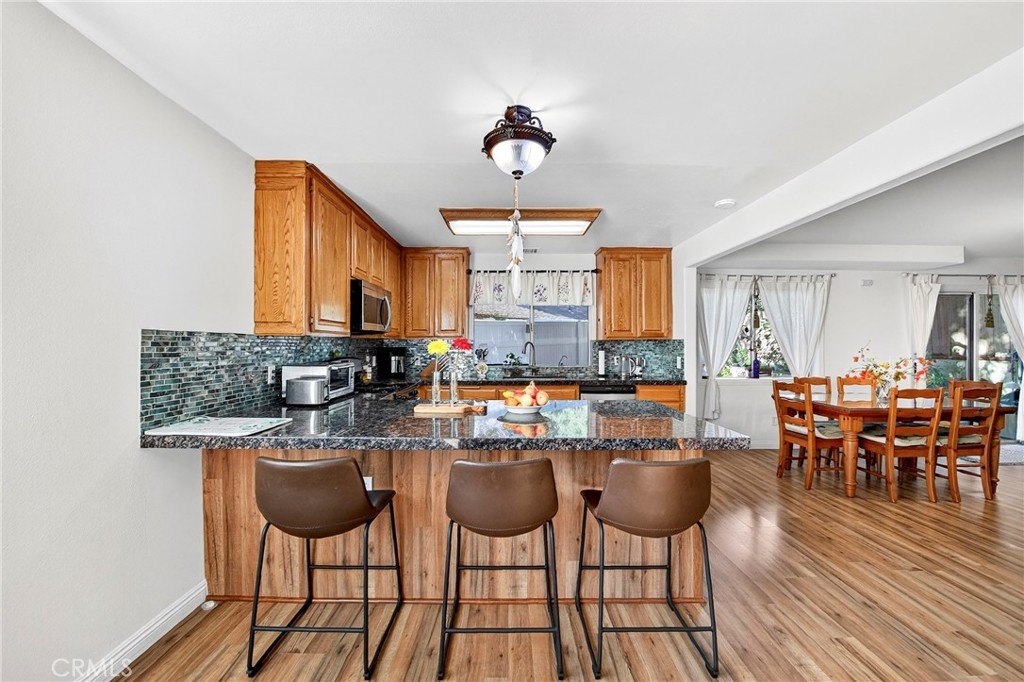 La Crescenta, California, 91214, United States, 4 Bedrooms Bedrooms, ,3 BathroomsBathrooms,Residential,For Sale,1997166