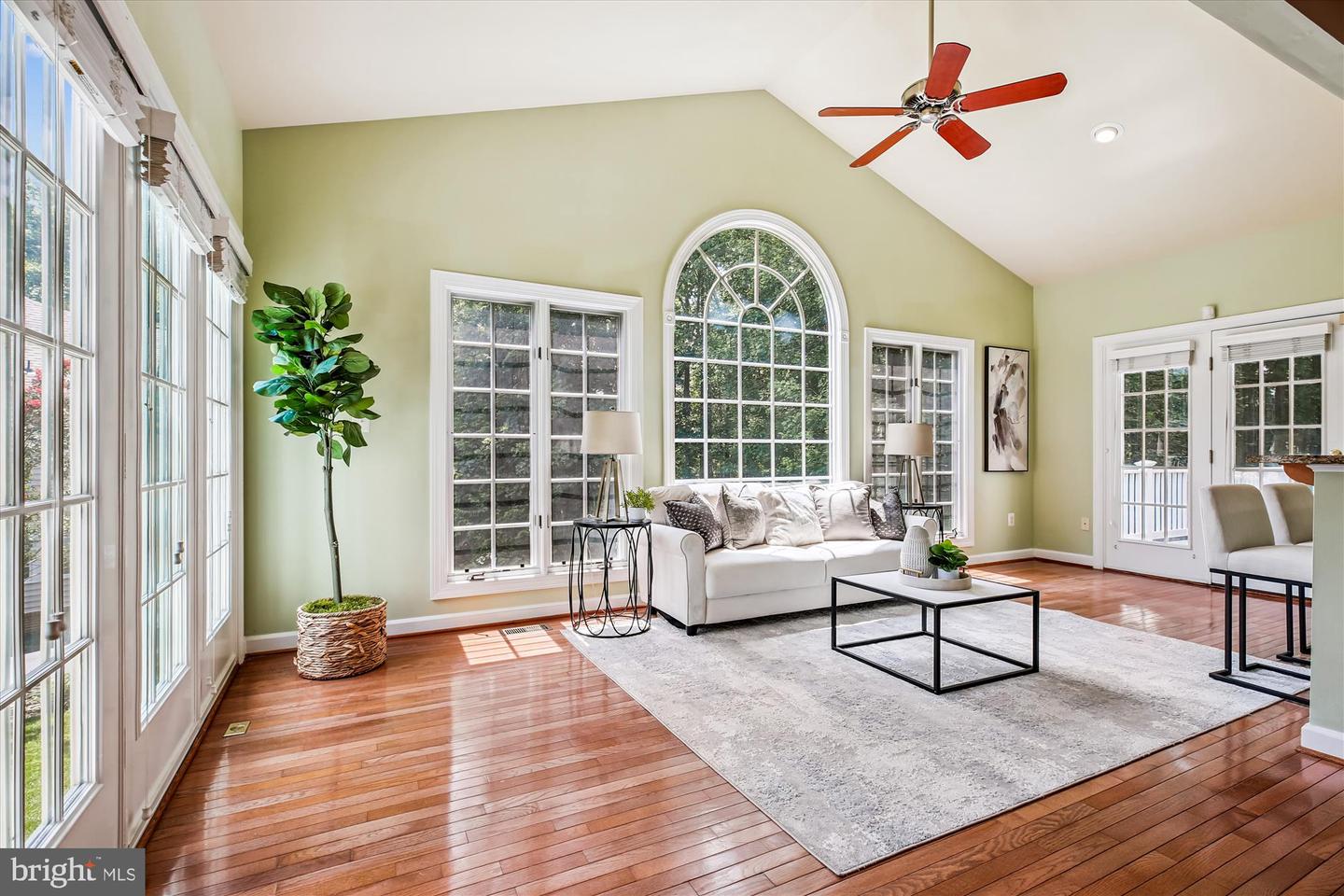 Gaithersburg, Maryland, 20878, United States, 5 Bedrooms Bedrooms, ,5 BathroomsBathrooms,Residential,For Sale,1907649