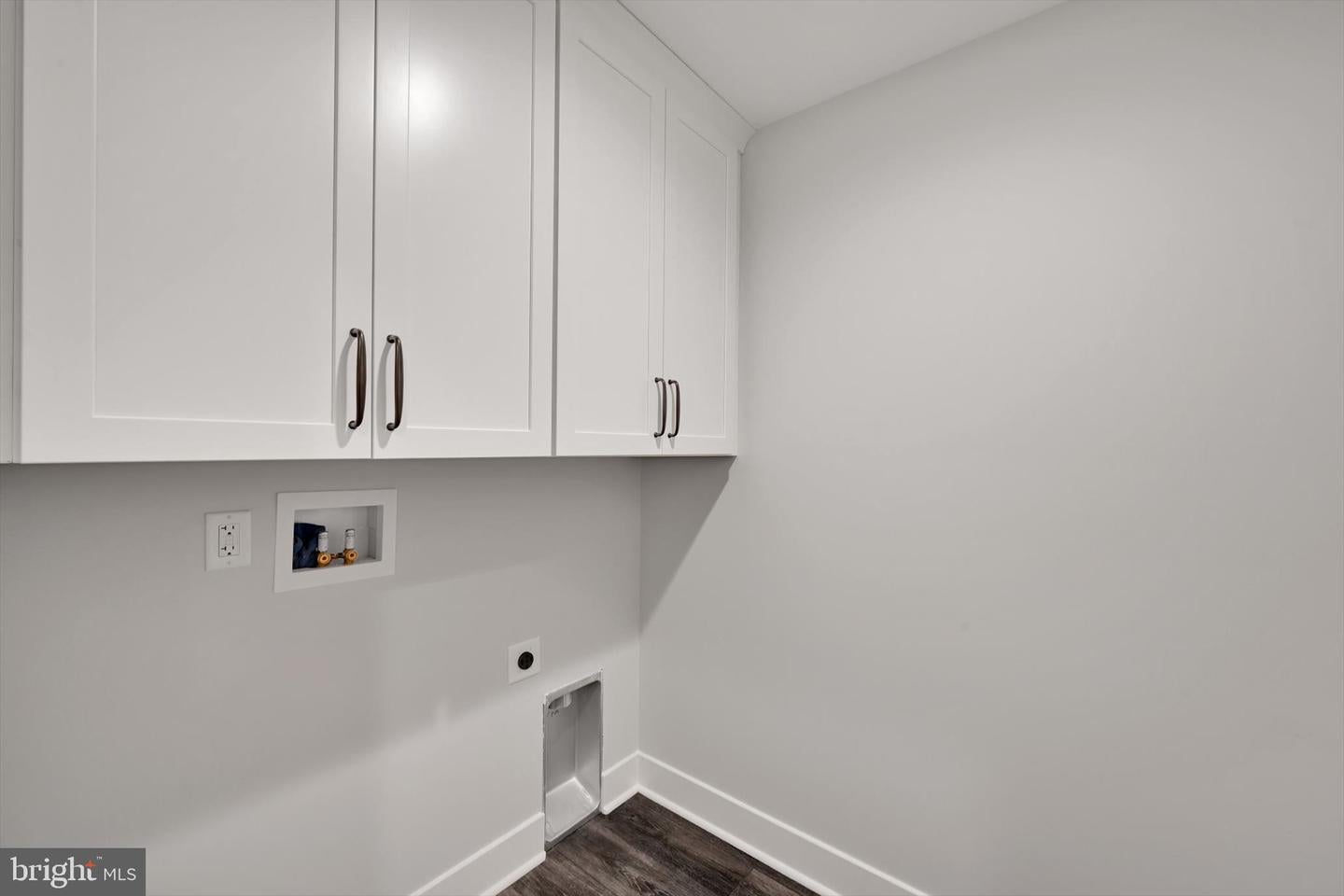 NEW CUMBERLAND, Pennsylvania, 17070, United States, 4 Bedrooms Bedrooms, ,4 BathroomsBathrooms,Residential,For Sale,2005411