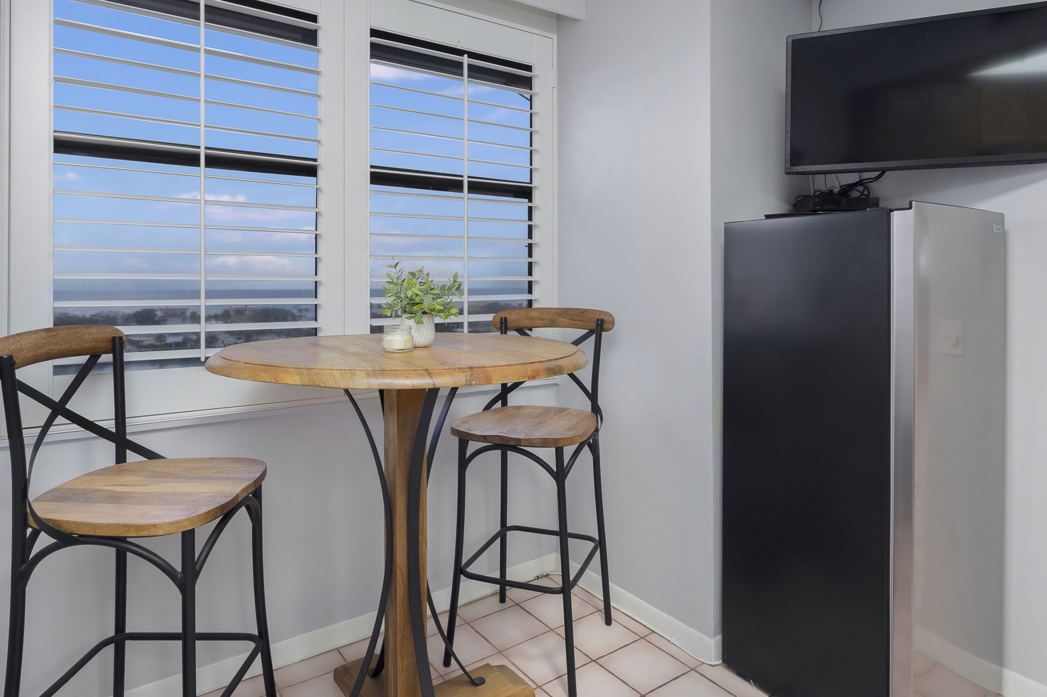 Largo, Florida, 33774, United States, 2 Bedrooms Bedrooms, ,2 BathroomsBathrooms,Residential,For Sale,1984220