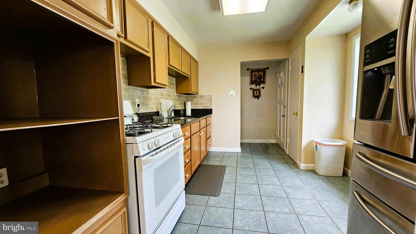 Annandale, Virginia, 22003, United States, 4 Bedrooms Bedrooms, ,3 BathroomsBathrooms,Residential,For Sale,1866164