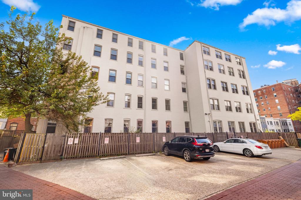 Washington, District of Columbia, 20009, United States, 2 Bedrooms Bedrooms, ,2 BathroomsBathrooms,Residential,For Sale,1981546