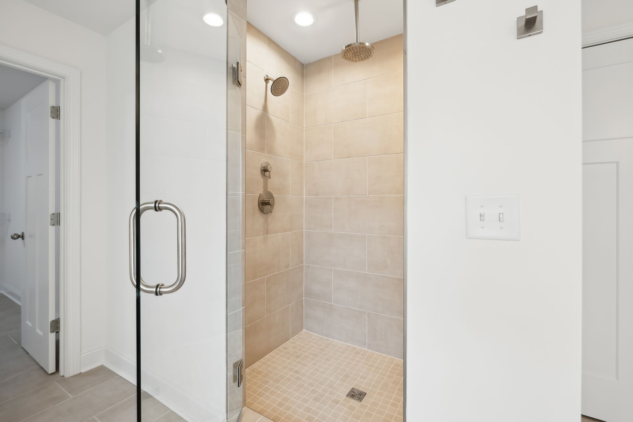 Clarksville, Tennessee, 37043, United States, 4 Bedrooms Bedrooms, ,4 BathroomsBathrooms,Residential,For Sale,2005810