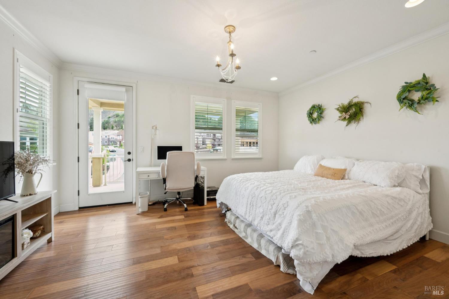 Petaluma, California, 94952, United States, 3 Bedrooms Bedrooms, ,3 BathroomsBathrooms,Residential,For Sale,1989207