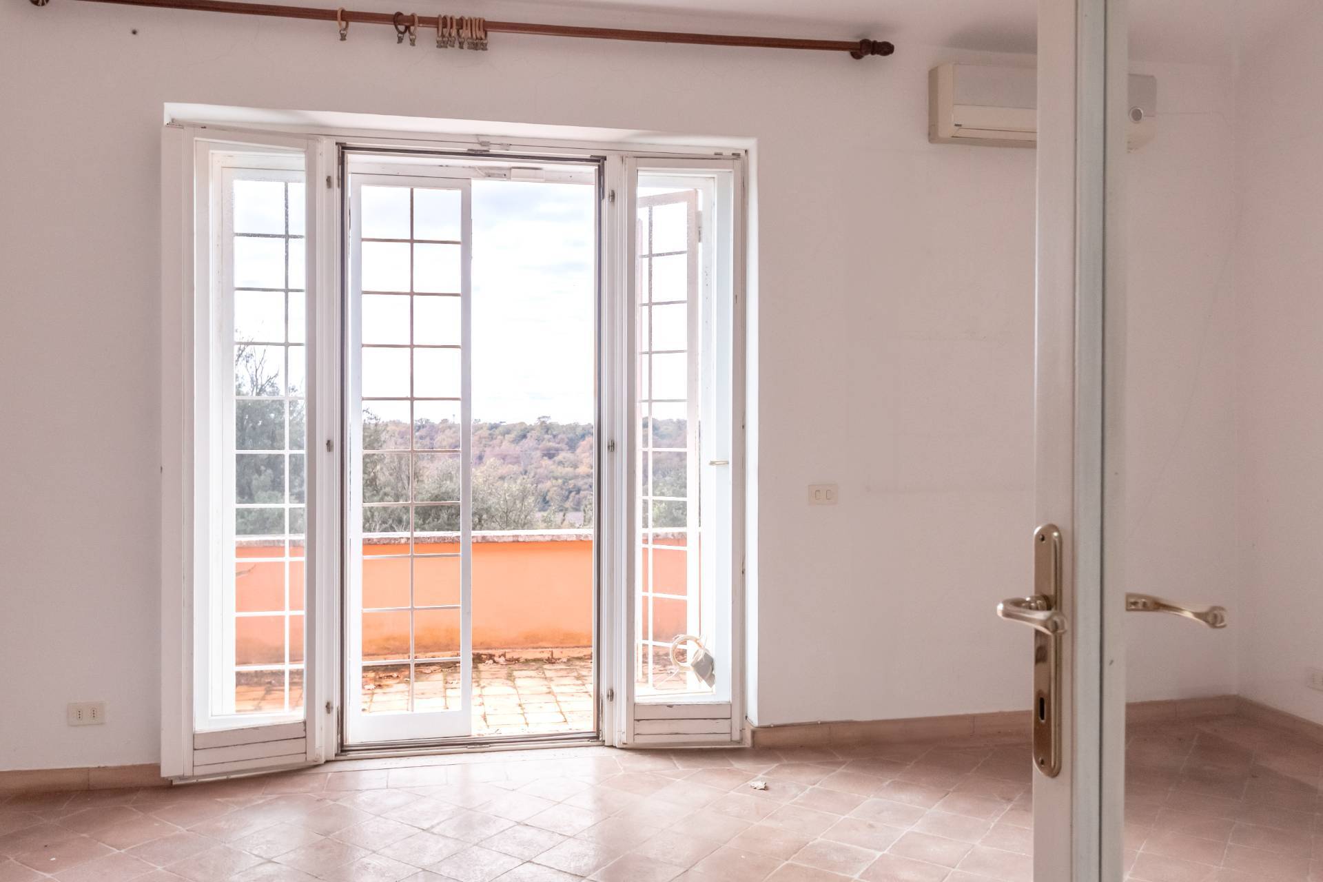 Fiumicino, Roma, 00054, IT, 10 Bedrooms Bedrooms, ,8 BathroomsBathrooms,Residential,For Sale,1940363