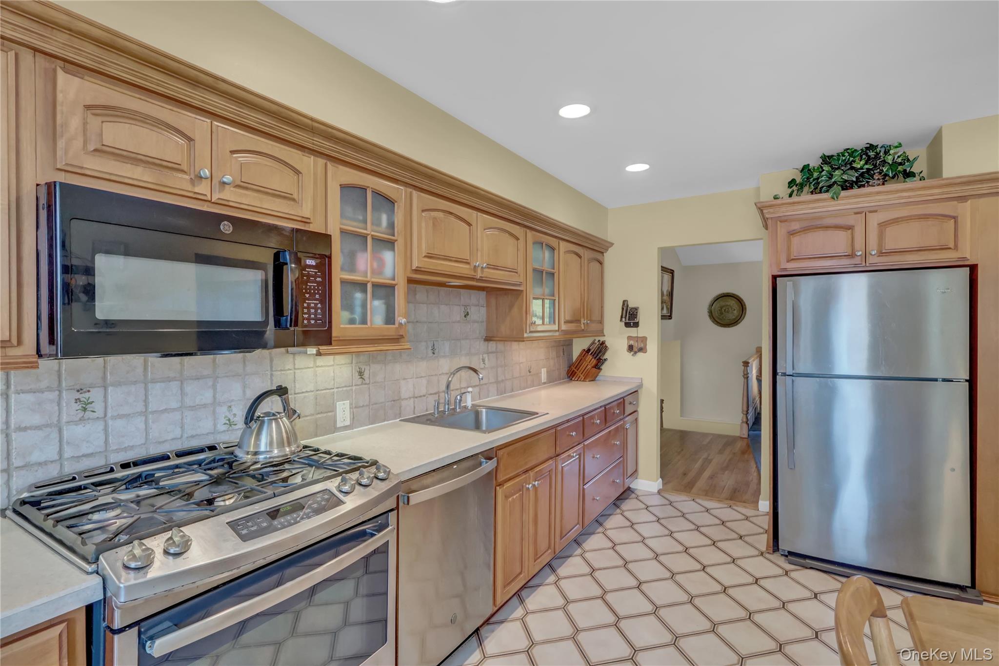  10 Dale Court, Massapequa, NY, 11758 - 物件實景