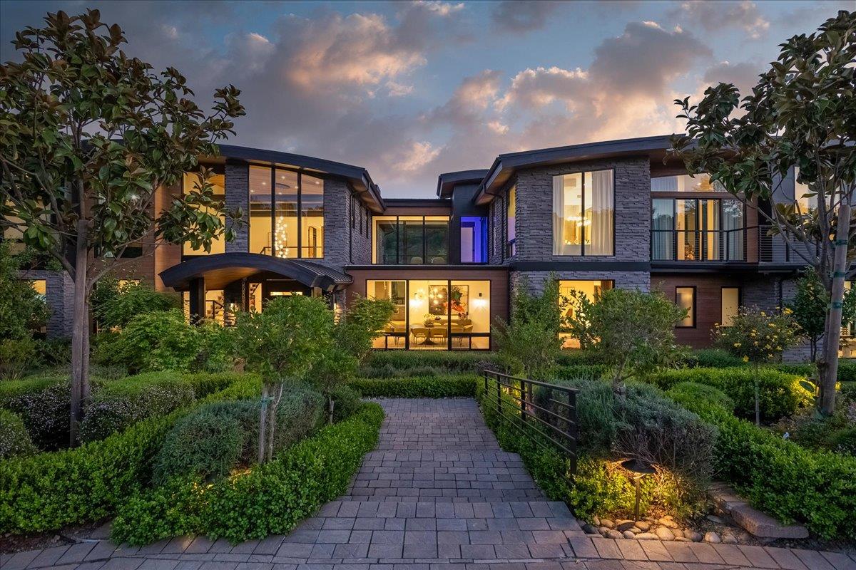 Saratoga, California, 95070, United States, 6 Bedrooms Bedrooms, ,11 BathroomsBathrooms,Residential,For Sale,1971416