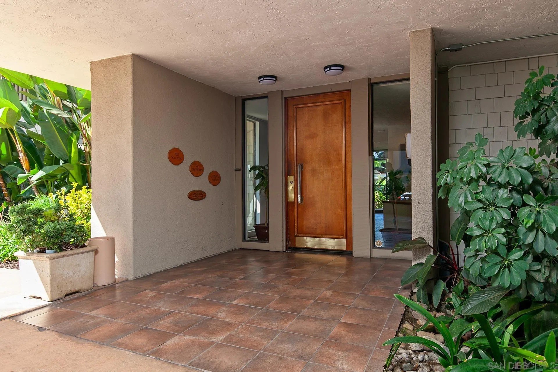 San Diego, California, 92110, United States, 1 Bedroom Bedrooms, ,1 BathroomBathrooms,Residential,For Sale,1970133