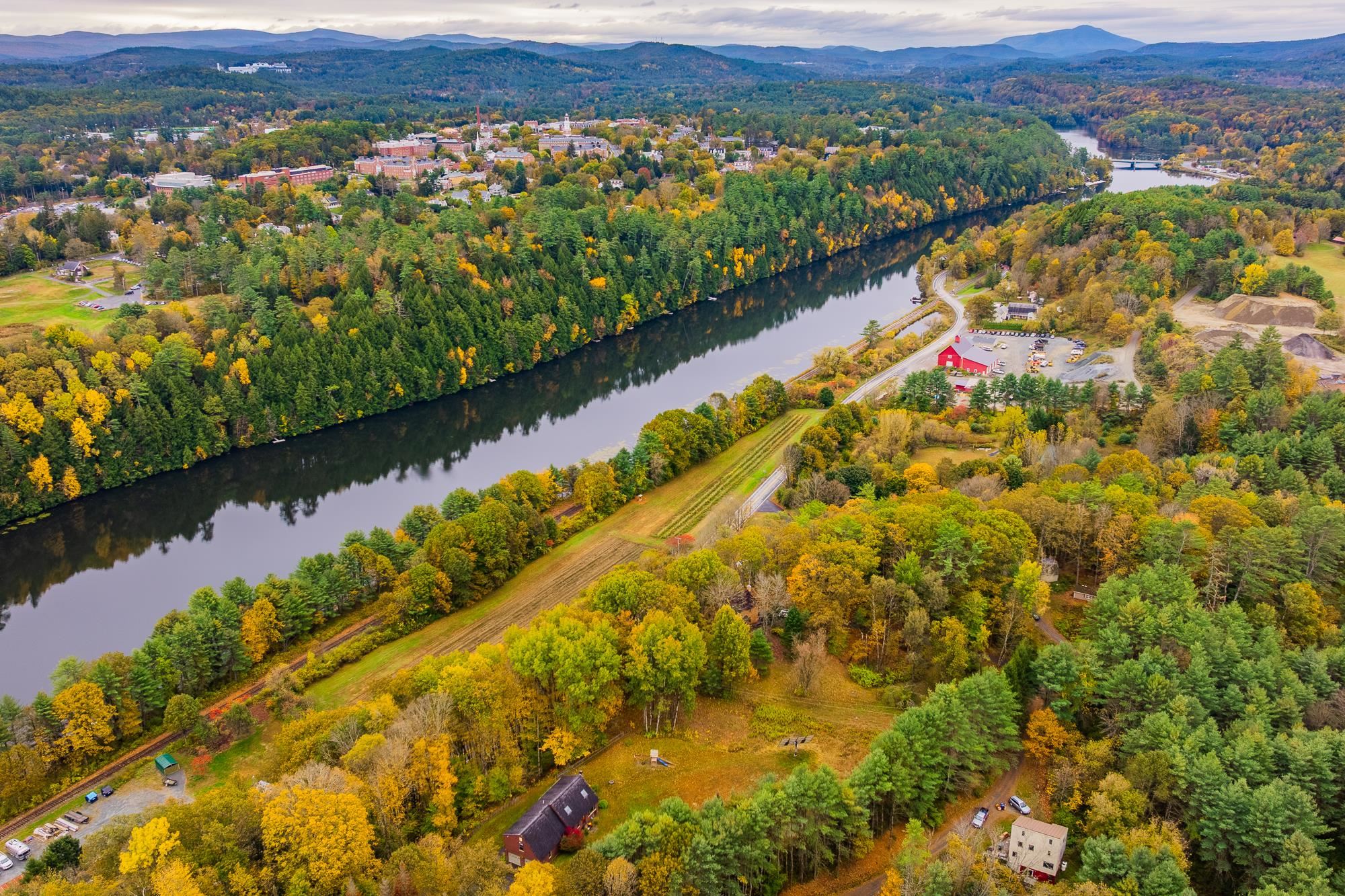 Norwich, Vermont, 05055, United States, 3 Bedrooms Bedrooms, ,2 BathroomsBathrooms,Residential,For Sale,1993017