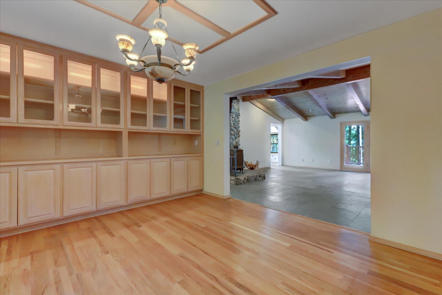 Nevada City, California, 95959, United States, 3 Bedrooms Bedrooms, ,4 BathroomsBathrooms,Residential,For Sale,1977718