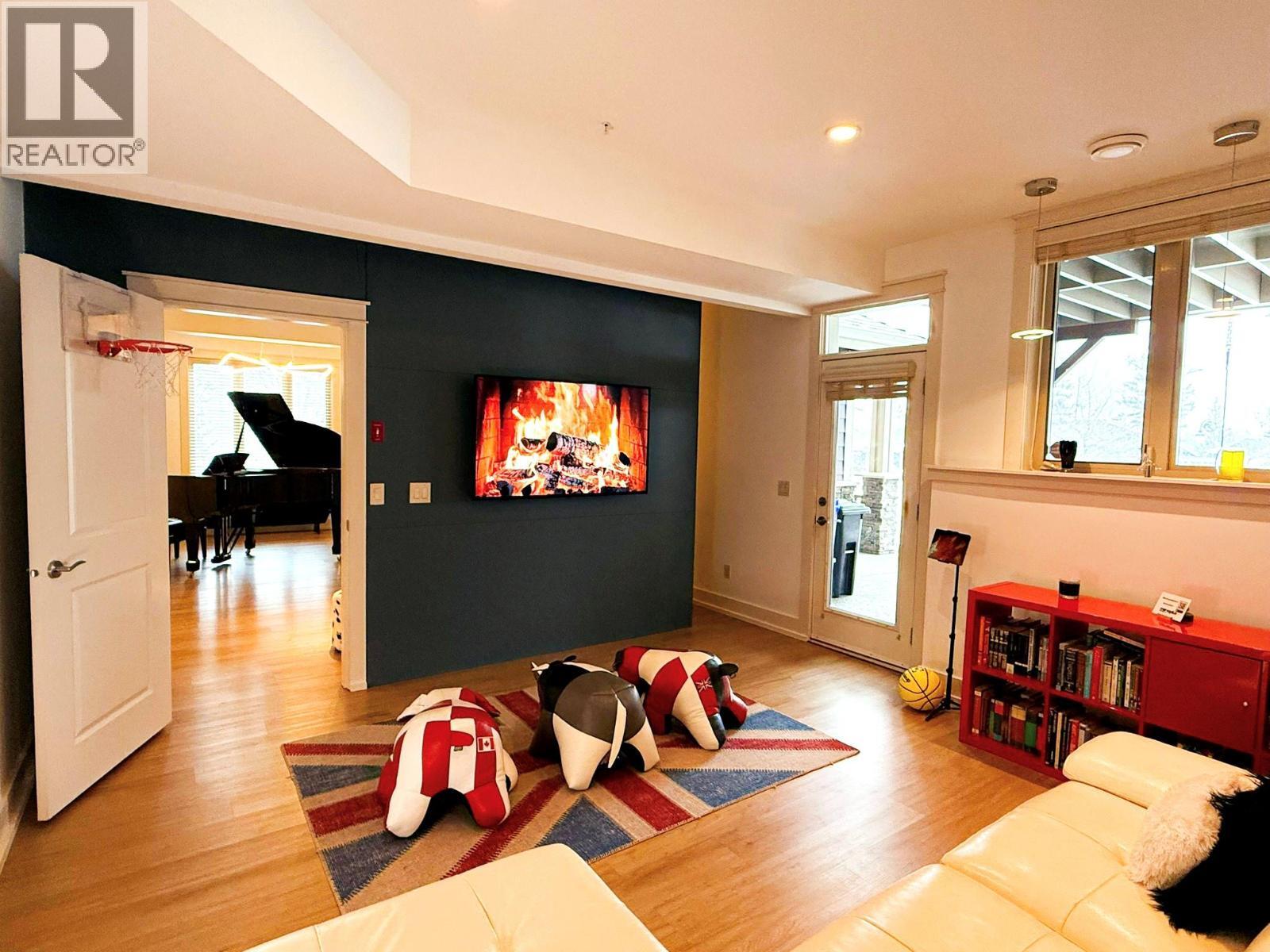 VERNON, British Columbia, V1H 1Y5, CA, 4 Bedrooms Bedrooms, ,2 BathroomsBathrooms,Residential,For Sale,1948063