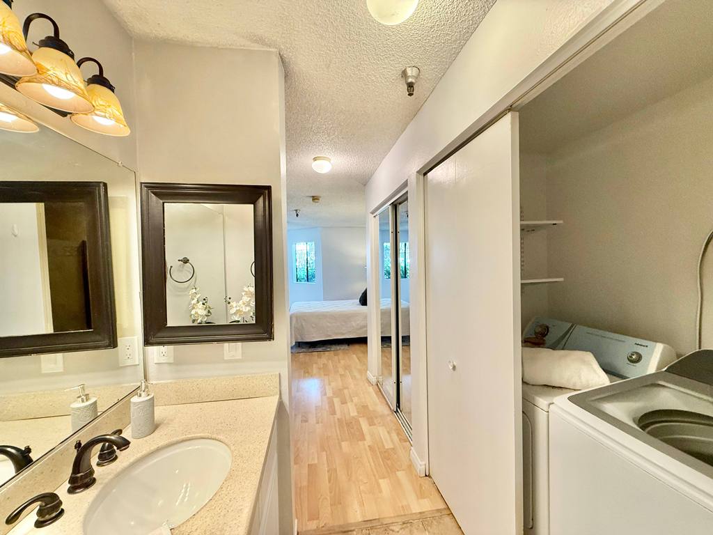 Long Beach, California, 90815, United States, 2 Bedrooms Bedrooms, ,2 BathroomsBathrooms,Residential,For Sale,1830564
