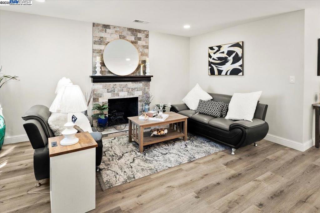 Livermore, California, 94551, United States, 3 Bedrooms Bedrooms, ,2 BathroomsBathrooms,Residential,For Sale,1974358