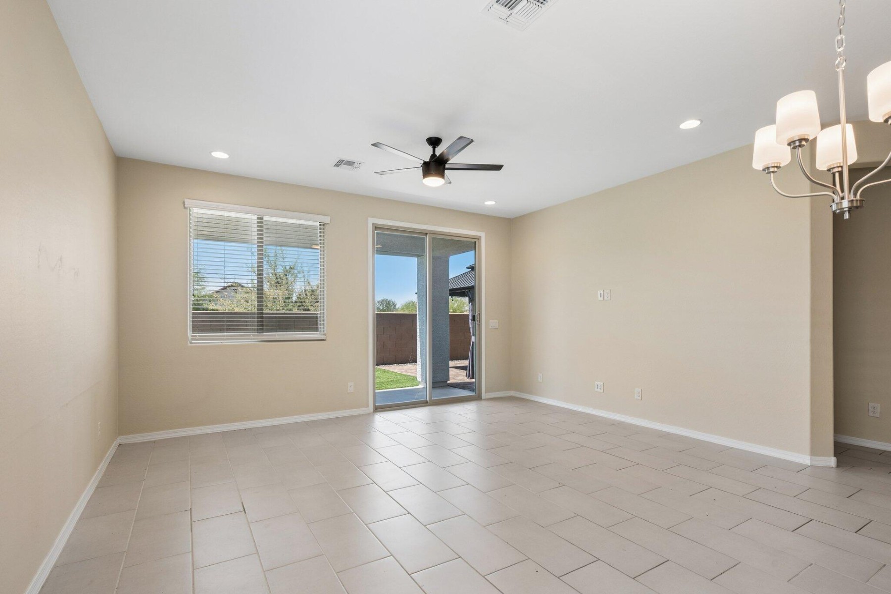  25572 N 142nd Lane  Surprise, AZ - 物件實景