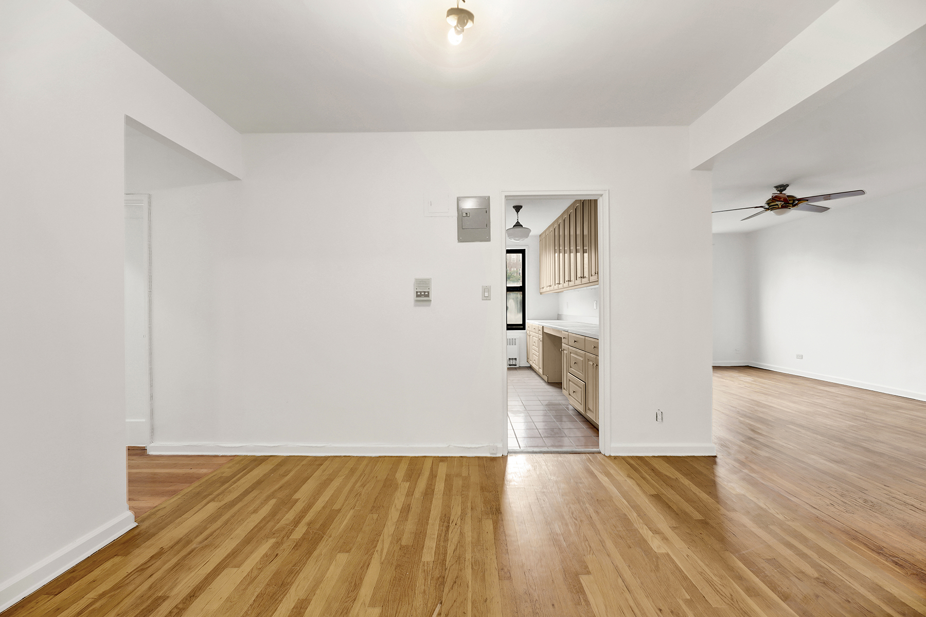 Brooklyn, New York, 11218, United States, 2 Bedrooms Bedrooms, ,1 BathroomBathrooms,Residential,For Sale,1836428