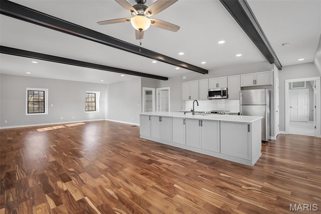 Elsberry, Missouri, 63343, United States, 3 Bedrooms Bedrooms, ,2 BathroomsBathrooms,Residential,For Sale,1828292