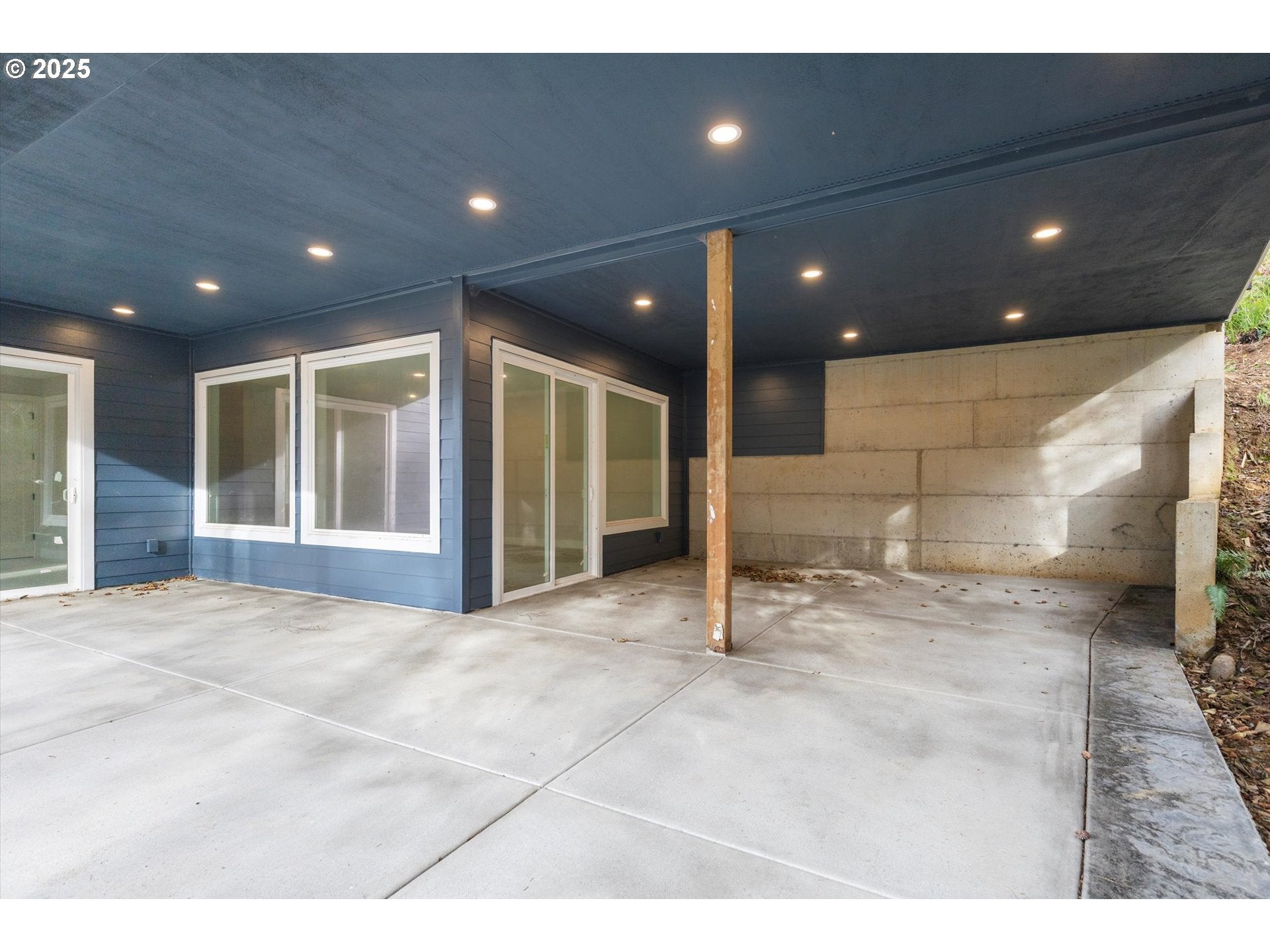 CannonBeach, Oregon, 97110, United States, 4 Bedrooms Bedrooms, ,4 BathroomsBathrooms,Residential,For Sale,2003076