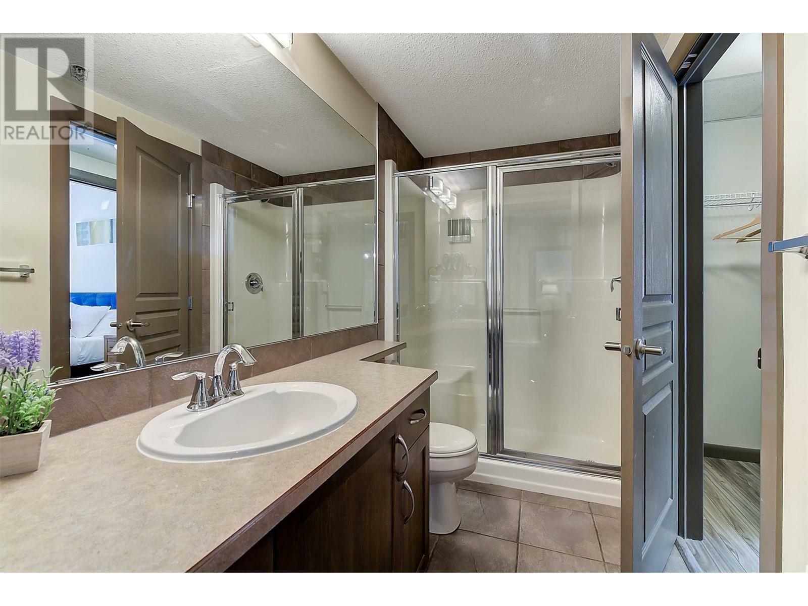 KELOWNA, British Columbia, V1Y 1G6, CA, 2 Bedrooms Bedrooms, ,2 BathroomsBathrooms,Residential,For Sale,1961350