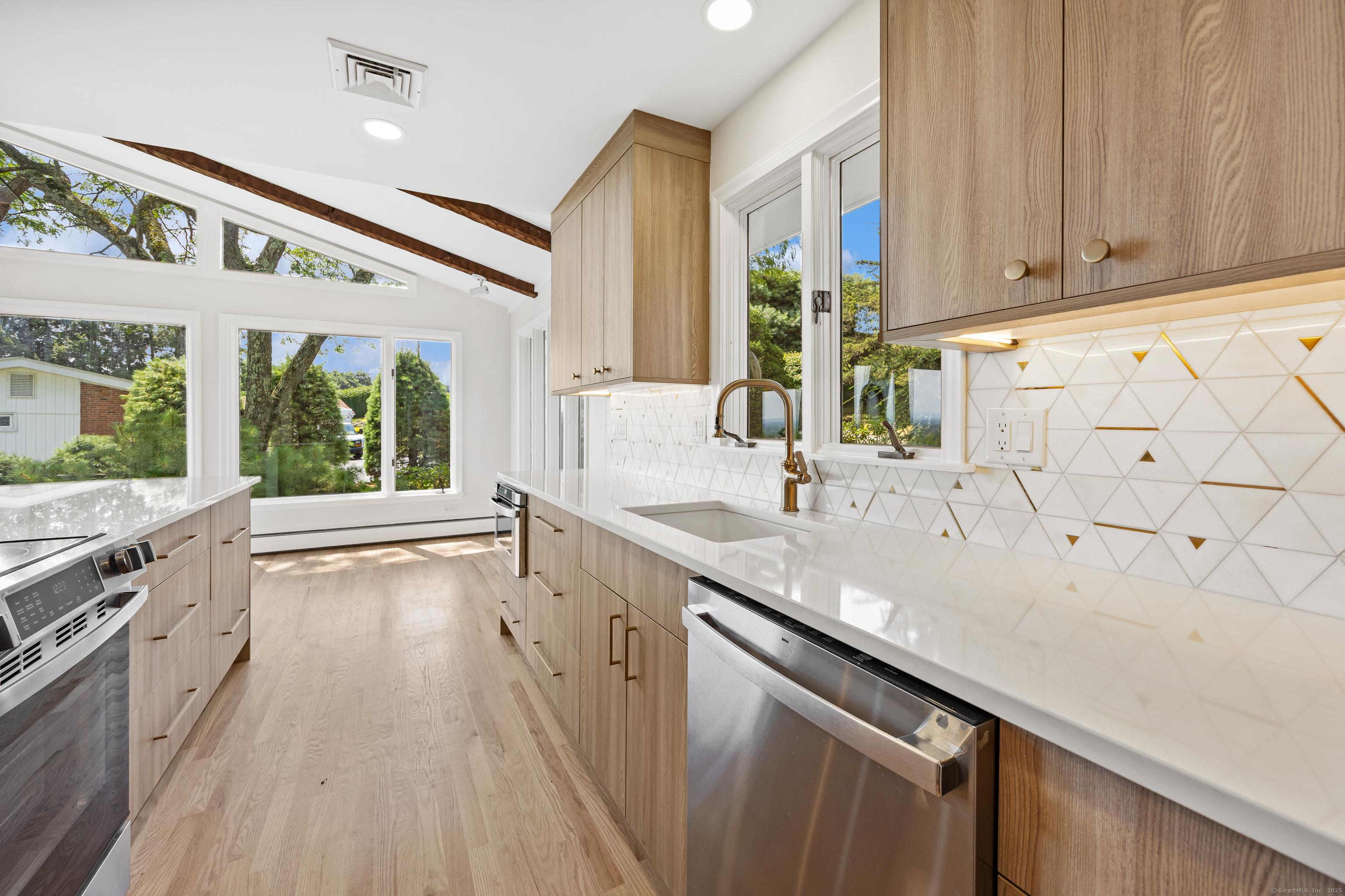 West Hartford, Connecticut, 06117, United States, 4 Bedrooms Bedrooms, ,3 BathroomsBathrooms,Residential,For Sale,1914164