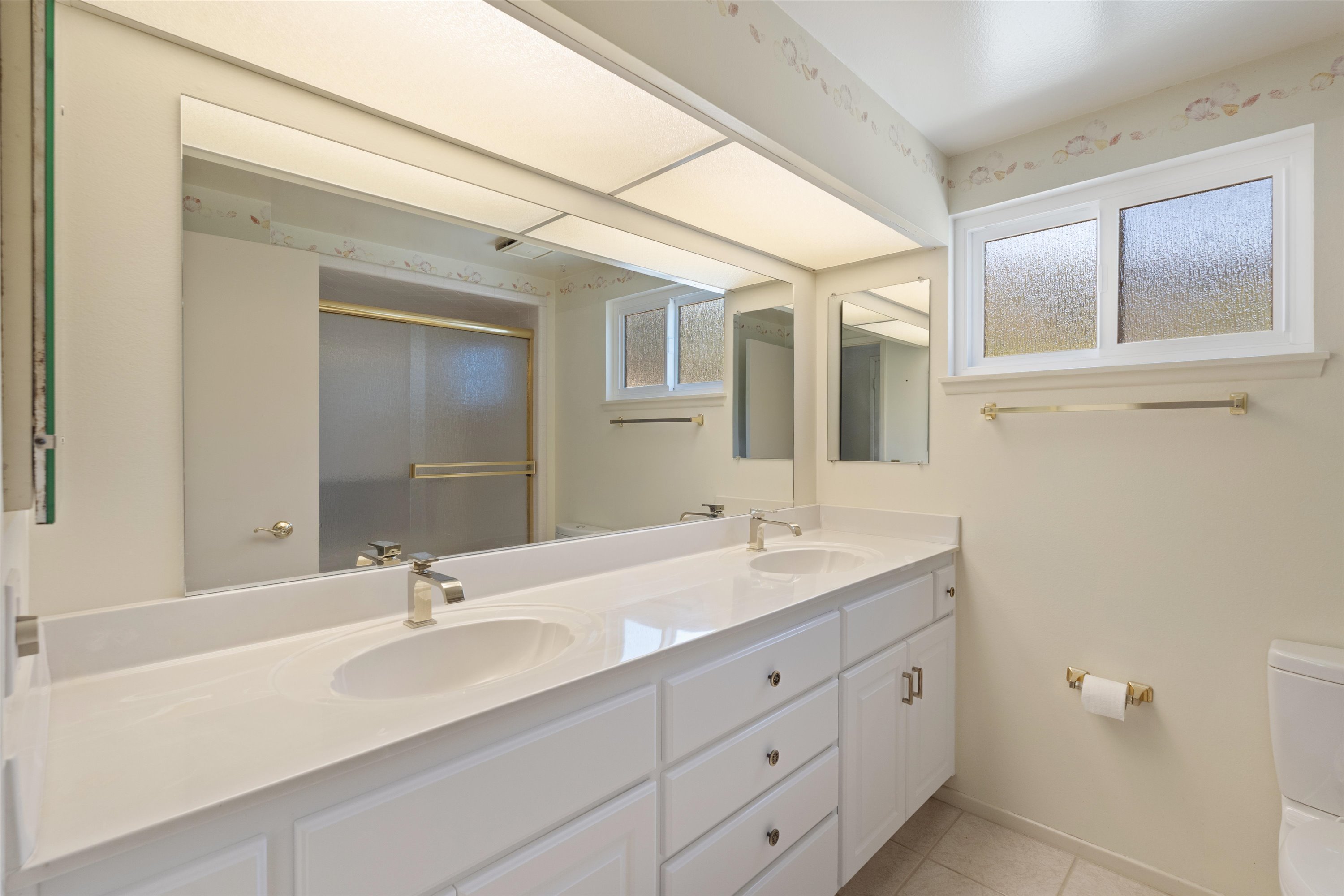 Thousand Oaks, California, 91360, United States, 5 Bedrooms Bedrooms, ,3 BathroomsBathrooms,Residential,For Sale,1895028