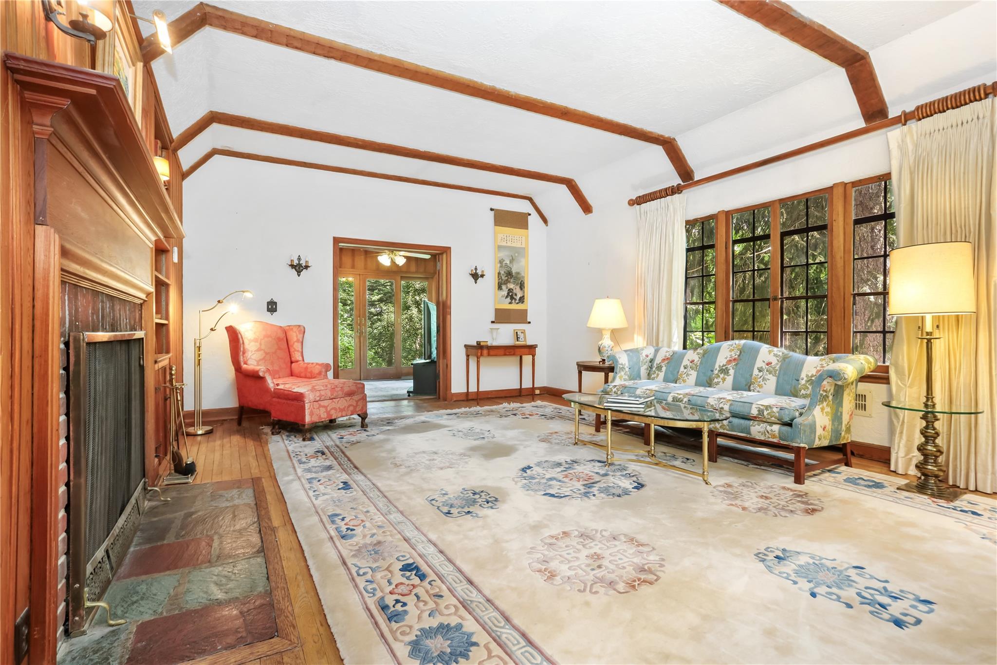 Pleasantville, New York, 10570, United States, 4 Bedrooms Bedrooms, ,4 BathroomsBathrooms,Residential,For Sale,1896096