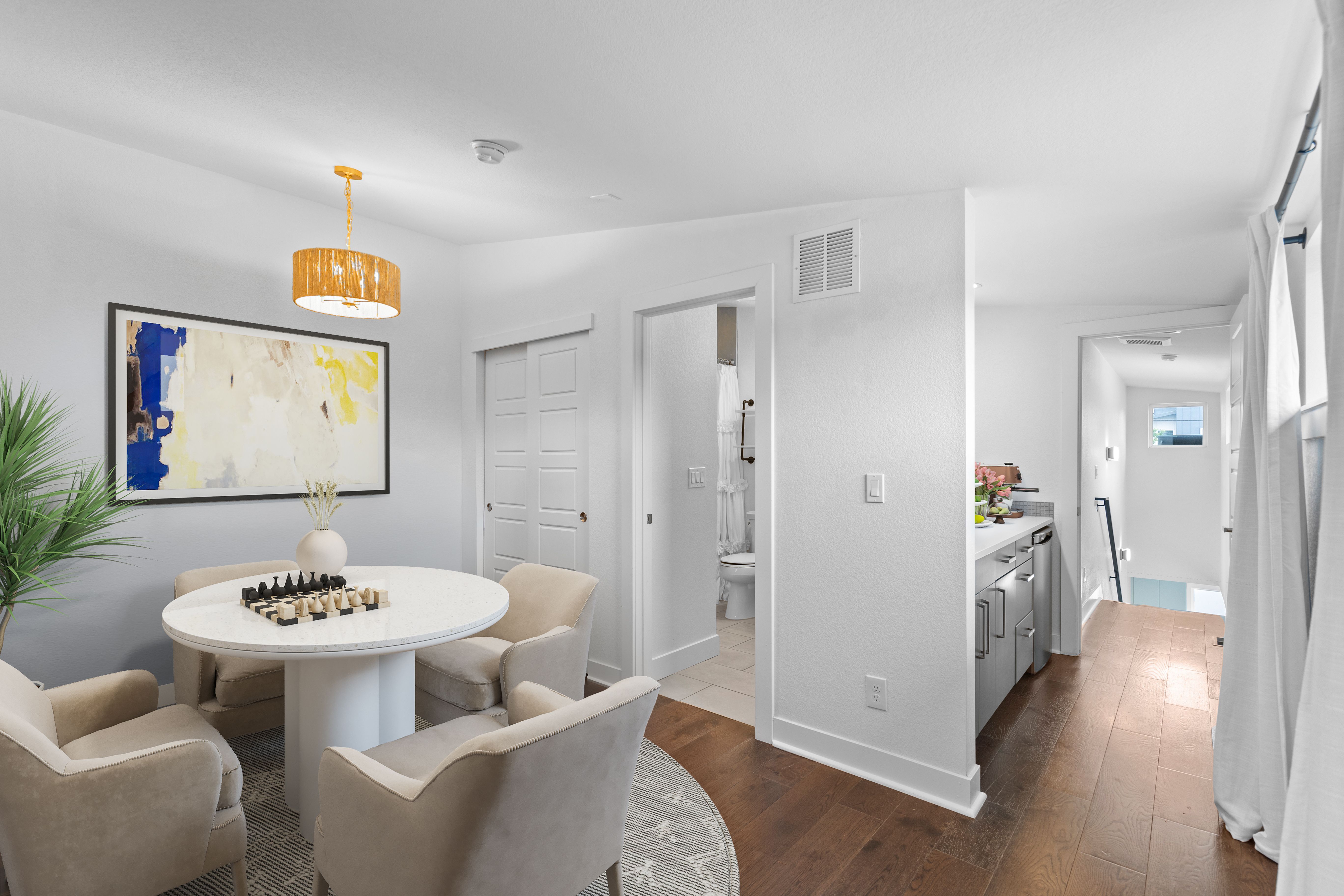  Sleek, architecturally refined end-unit duplex - 物件實景