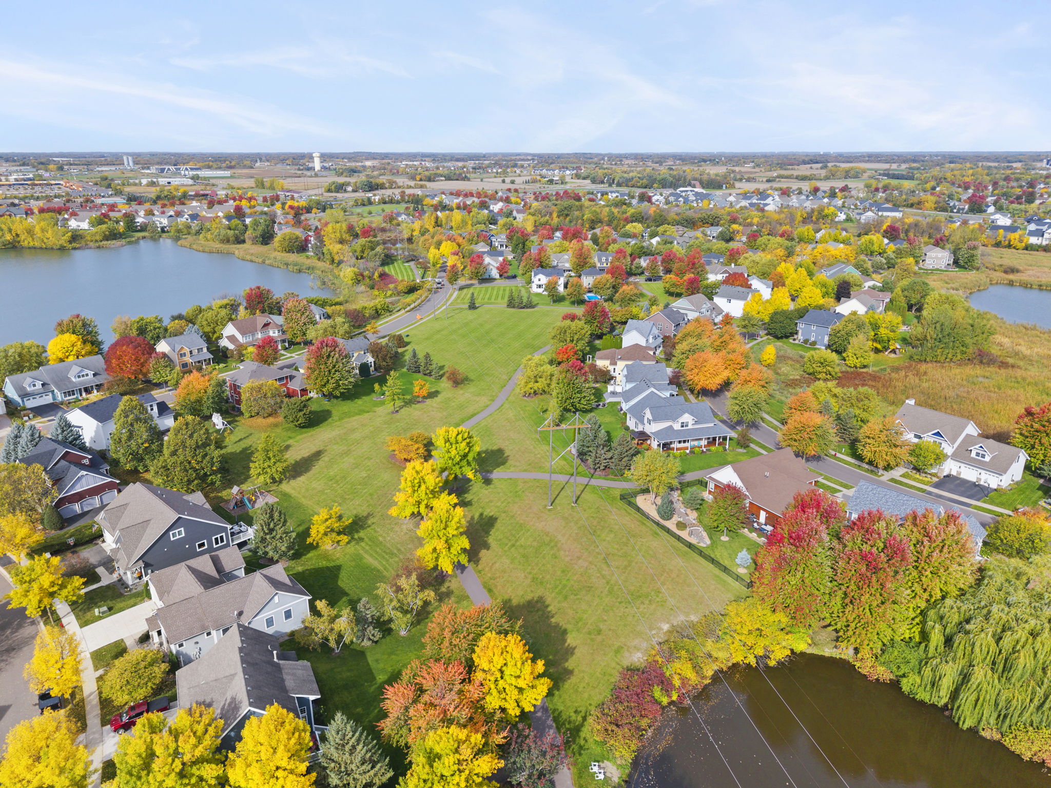  Contemporary Farmhouse Charm in Coveted Towne Lakes - 物件實景
