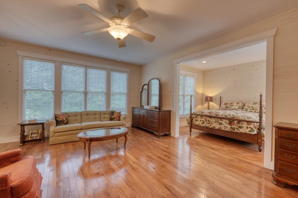 Blairsville, Georgia, 30512, United States, 5 Bedrooms Bedrooms, ,6 BathroomsBathrooms,Residential,For Sale,1901332