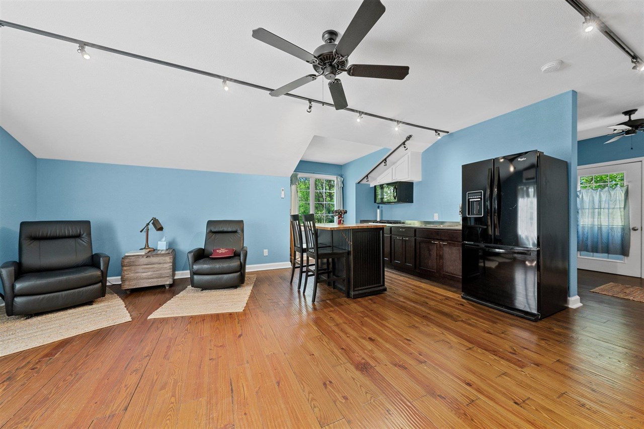 Bowling Green, Kentucky, 42103, United States, 4 Bedrooms Bedrooms, ,5 BathroomsBathrooms,Residential,For Sale,1991633