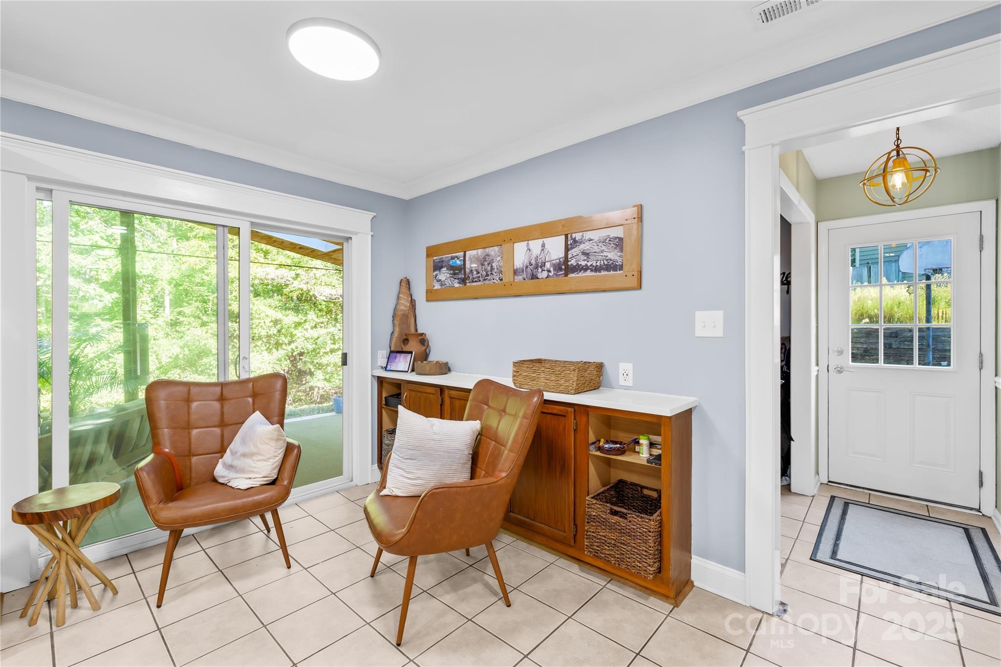 Matthews, North Carolina, 28105, United States, 3 Bedrooms Bedrooms, ,3 BathroomsBathrooms,Residential,For Sale,1948872