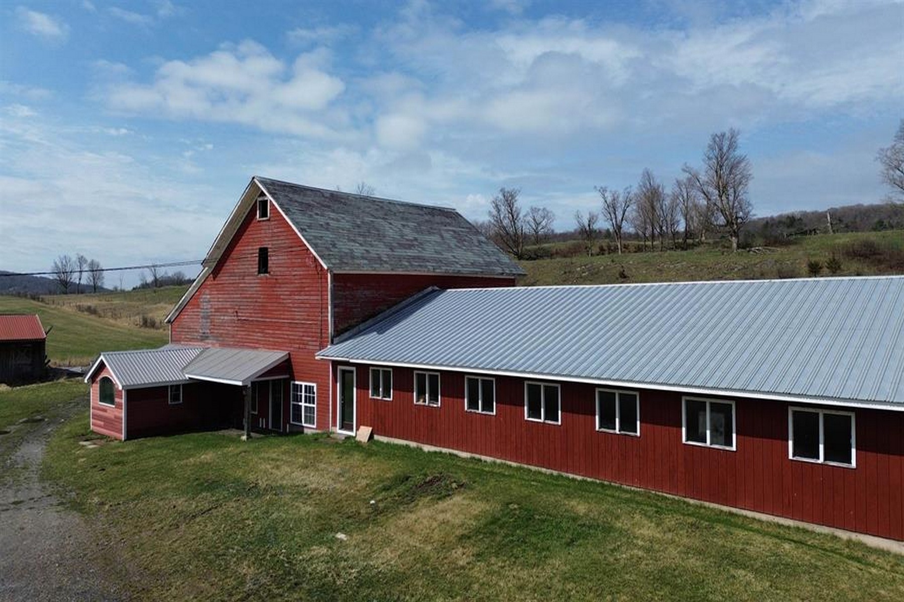  557 Pleasant Valley Road - 物件實景