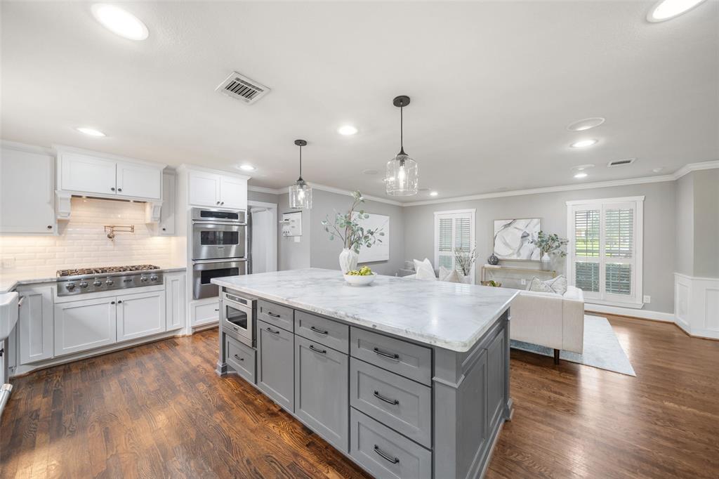Houston, Texas, 77079, United States, 4 Bedrooms Bedrooms, ,3 BathroomsBathrooms,Residential,For Sale,1856423