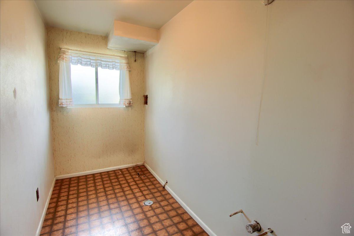 Provo, Utah, 84604, United States, 4 Bedrooms Bedrooms, ,1 BathroomBathrooms,Residential,For Sale,1940832