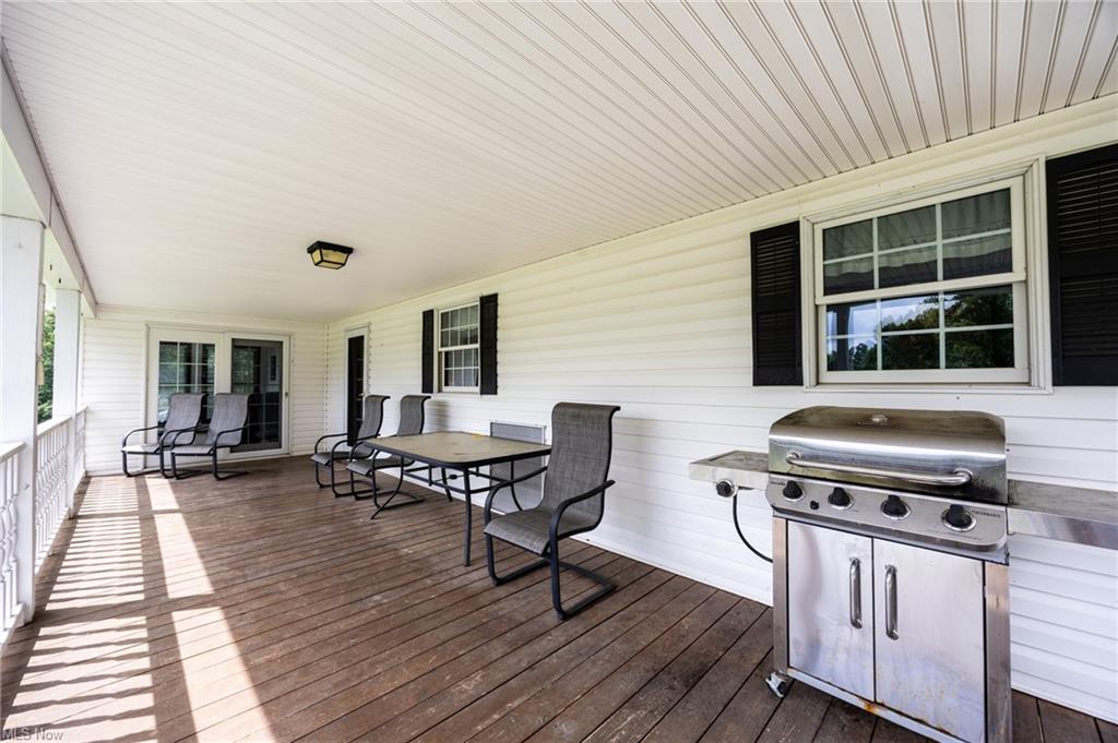New Matamoras, Ohio, 45767, United States, 3 Bedrooms Bedrooms, ,4 BathroomsBathrooms,Residential,For Sale,1915992
